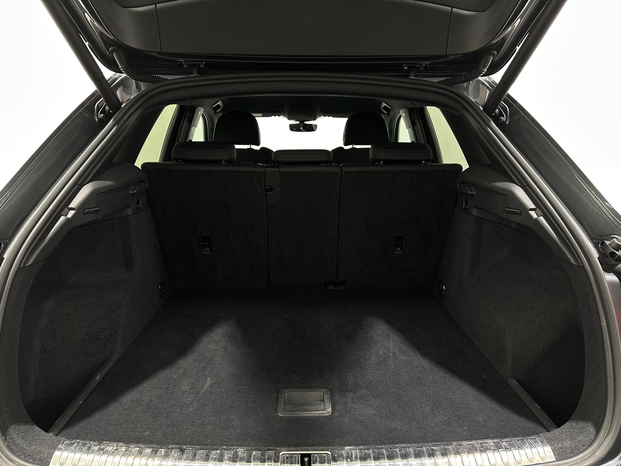 Audi Q3 view 46