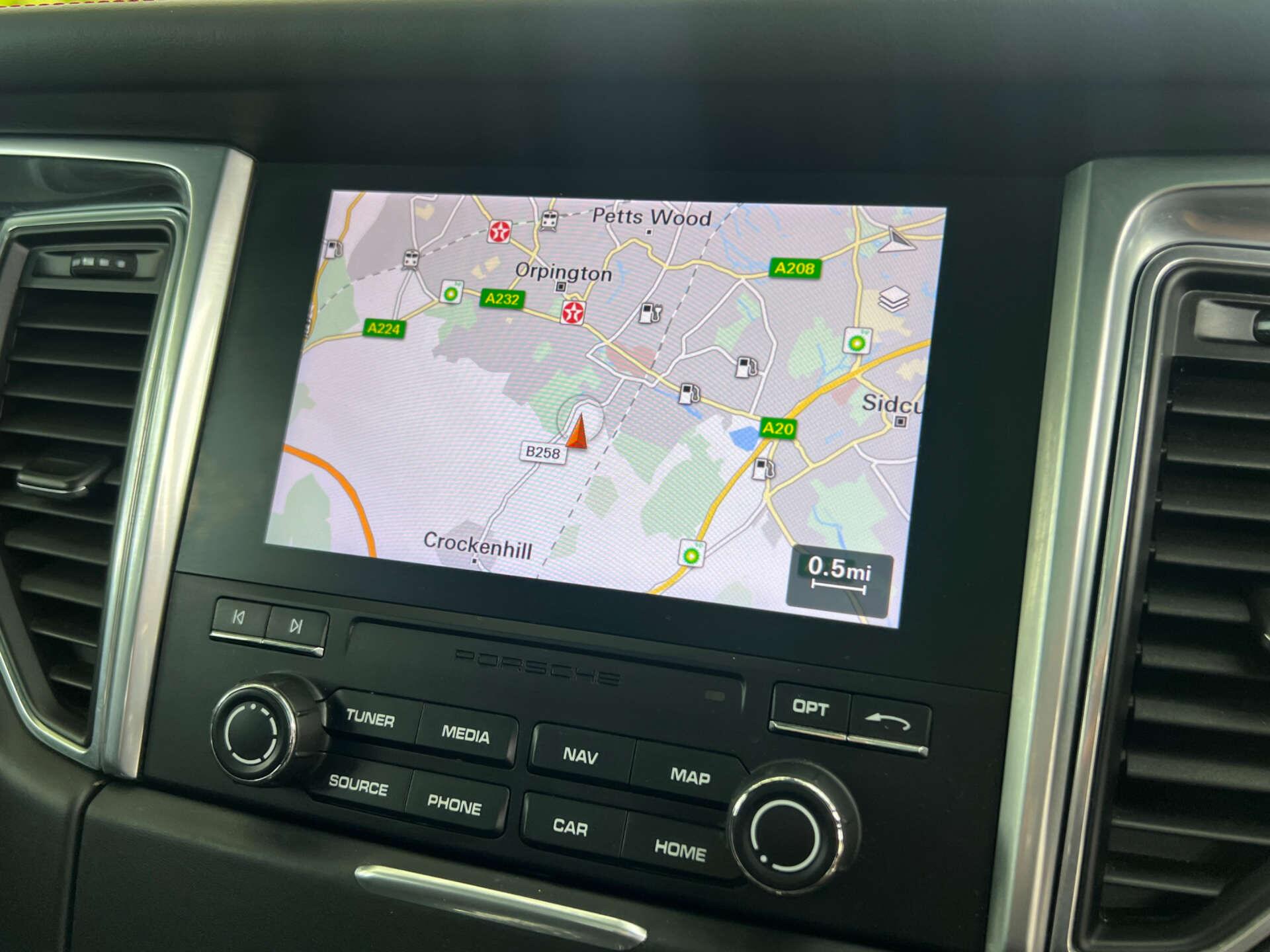Porsche Macan view 7