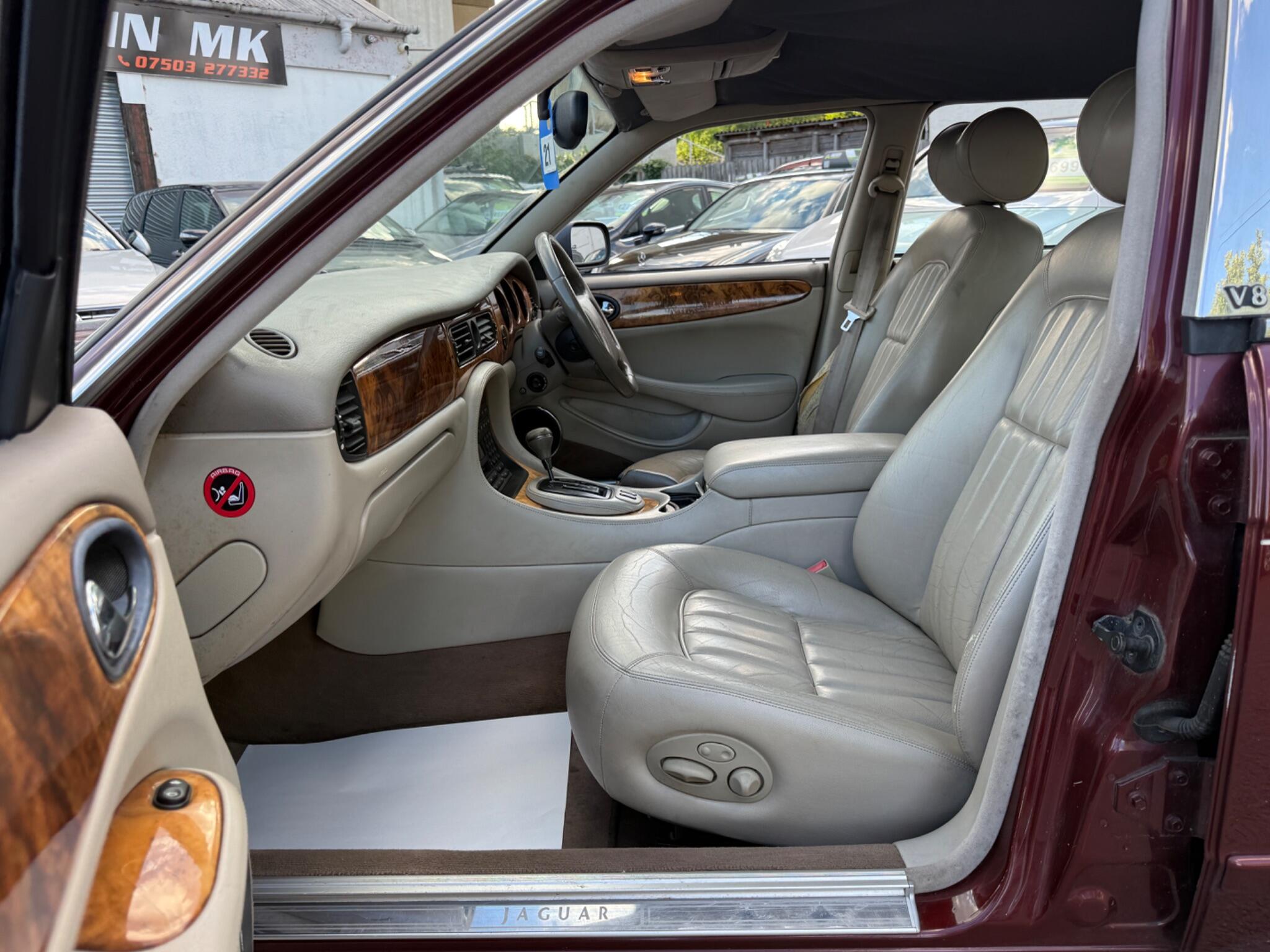 Jaguar XJ - Image 26