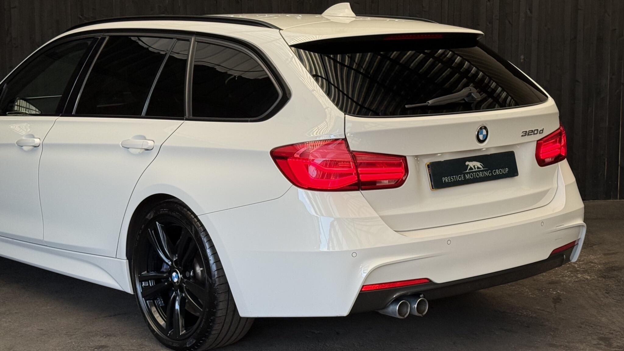 BMW 3 Series view 18