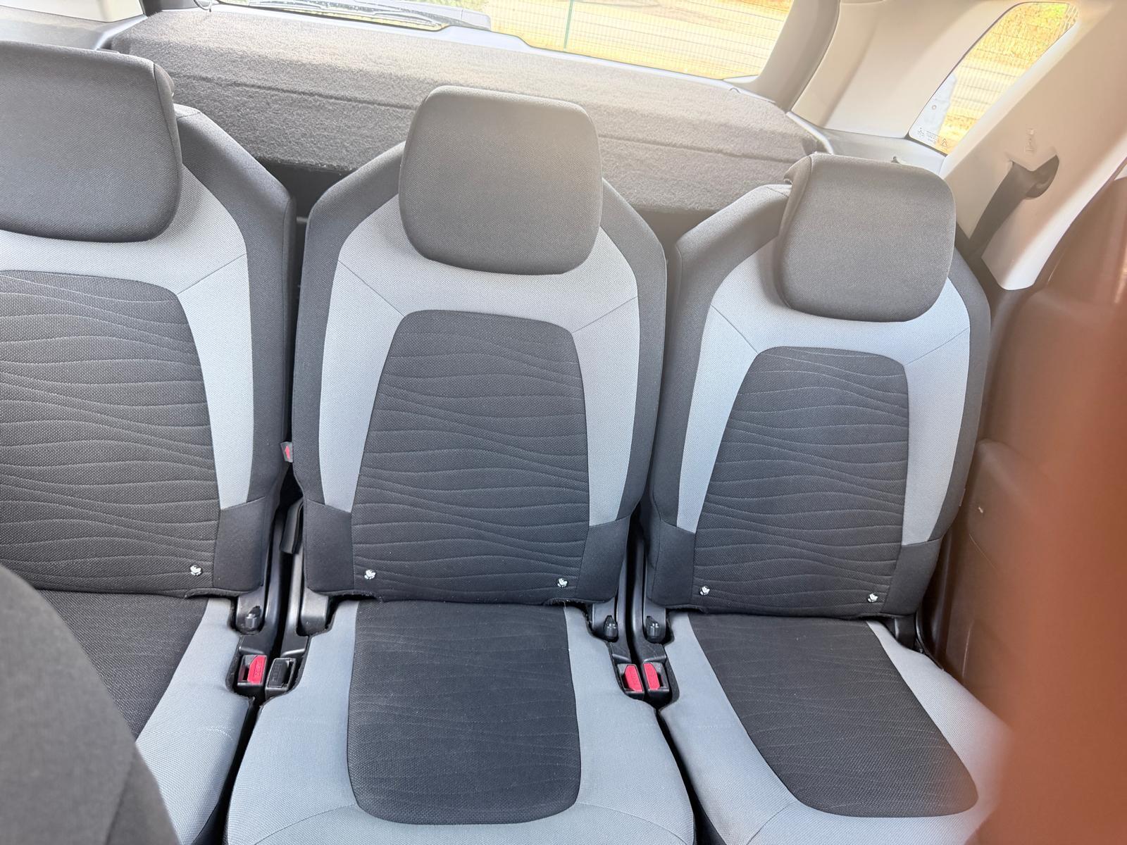 Citroen C4 Picasso view 17