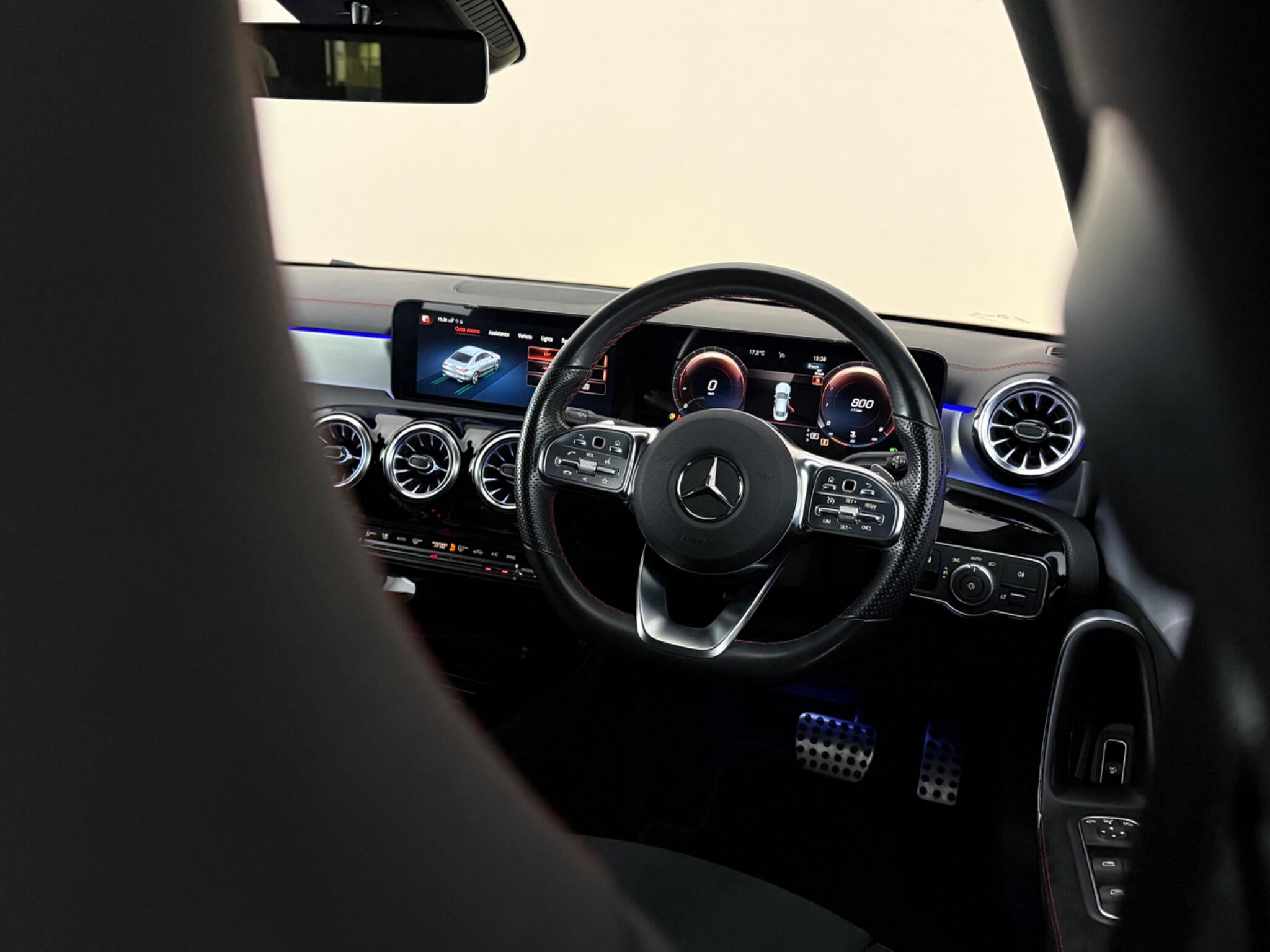 Mercedes-Benz Cla view 12