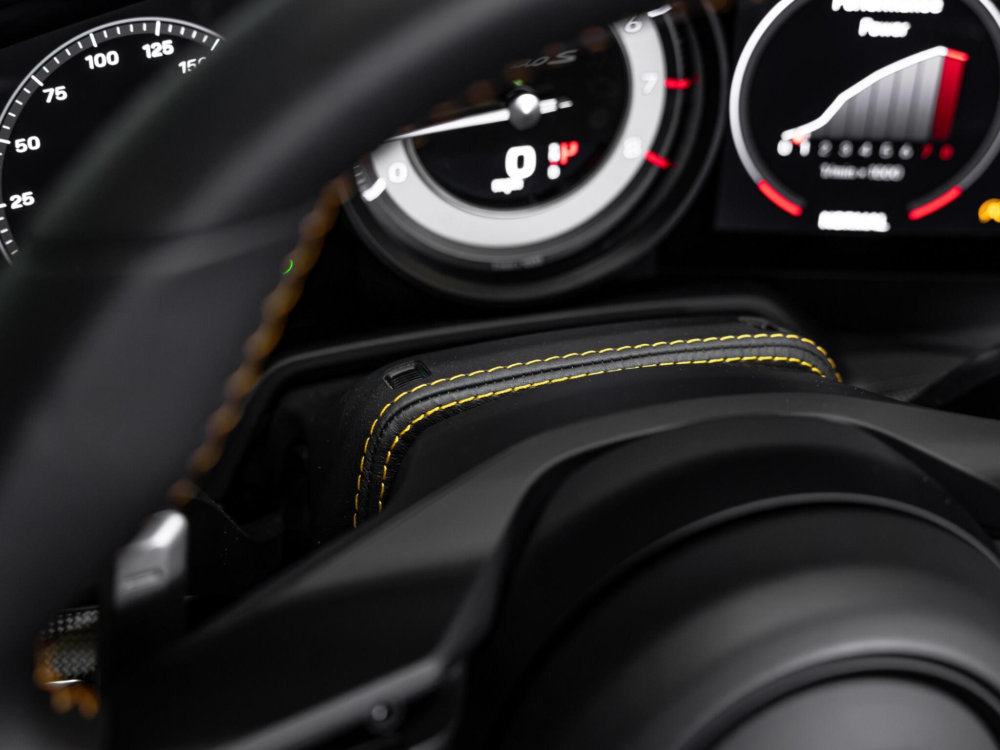 Porsche 911 view 20
