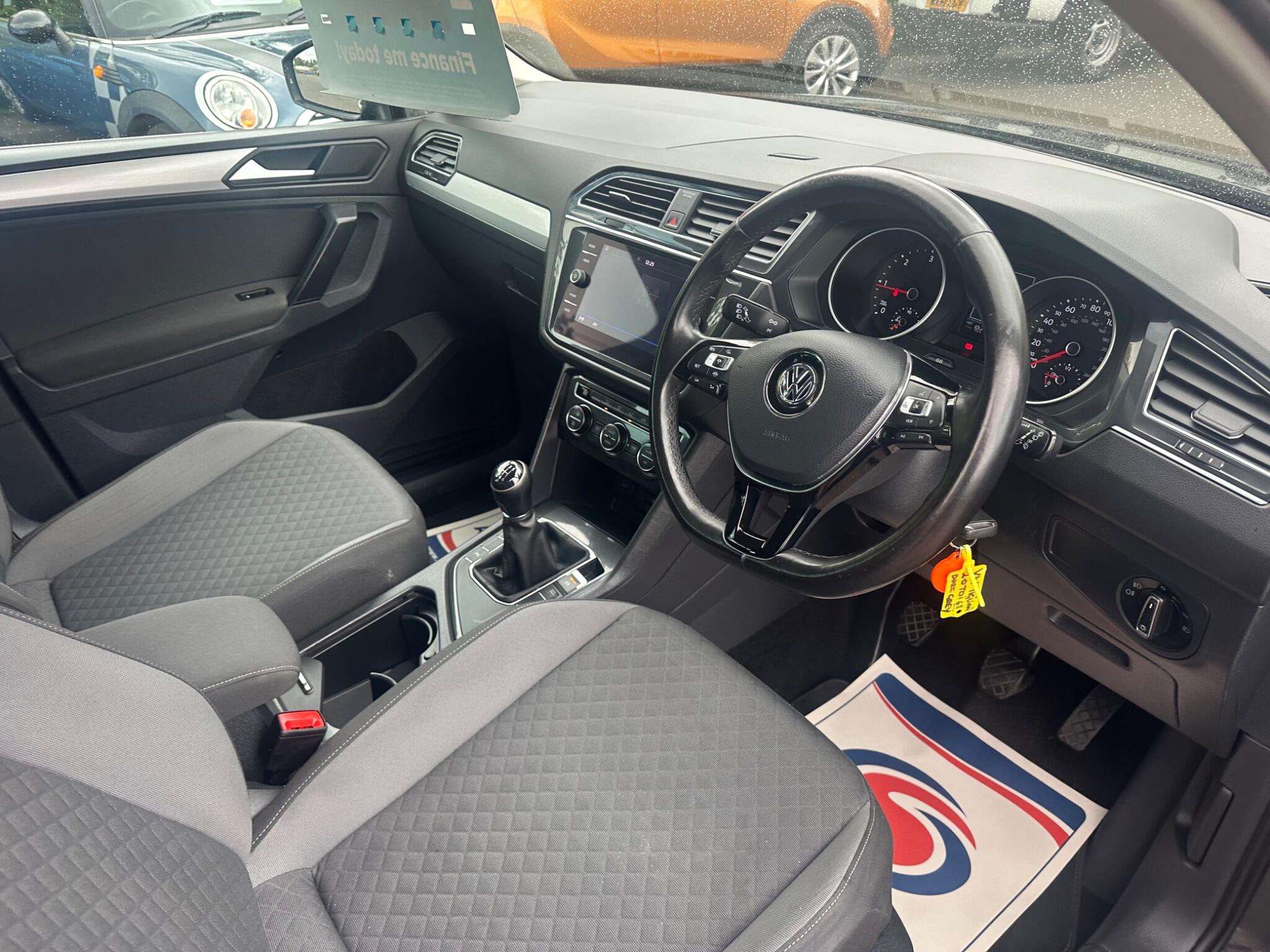Volkswagen Tiguan view 20