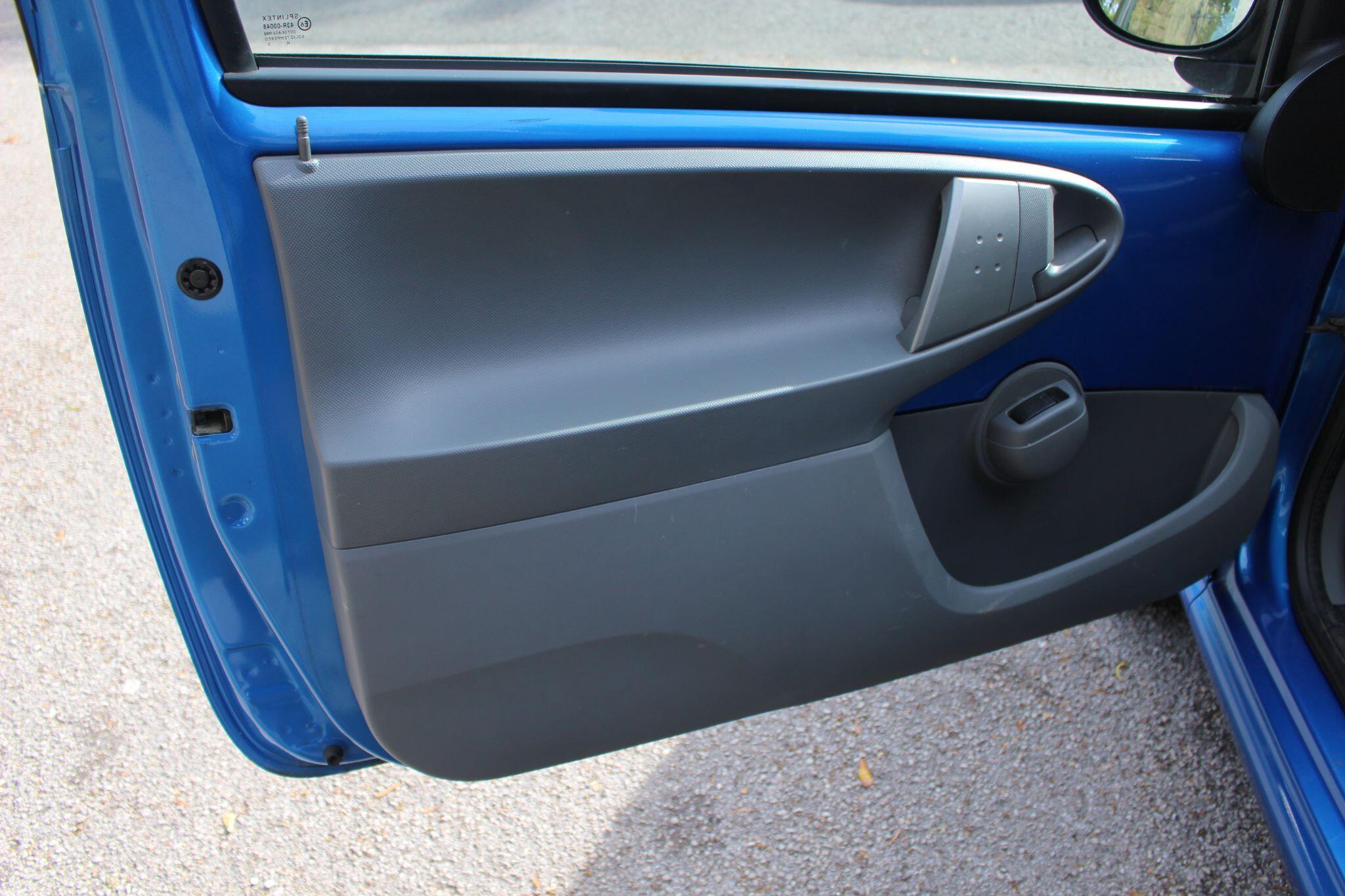 Citroen C1 view 13