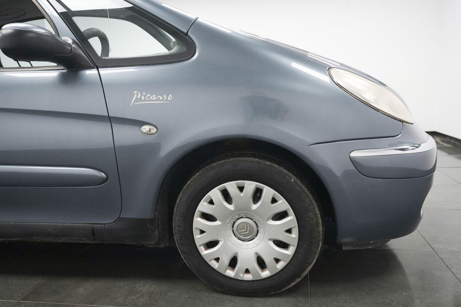 Citroen Xsara Picasso view 5