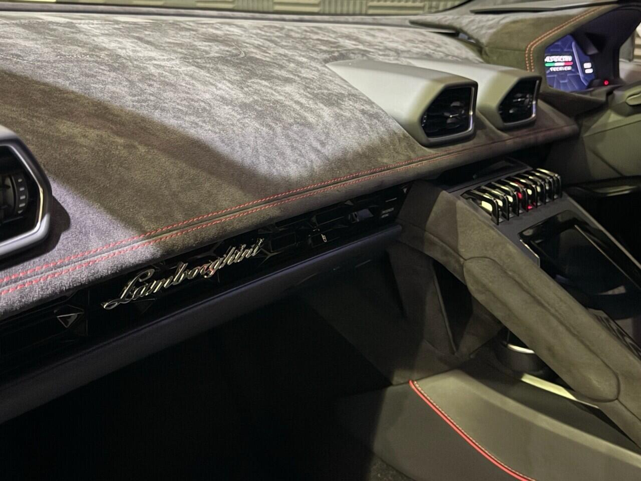 Lamborghini Huracan view 24
