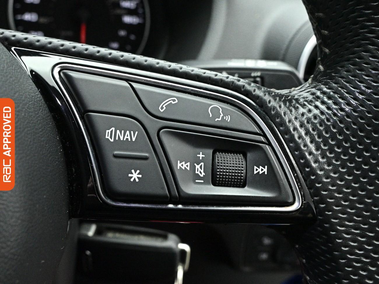 Audi Q2 view 18