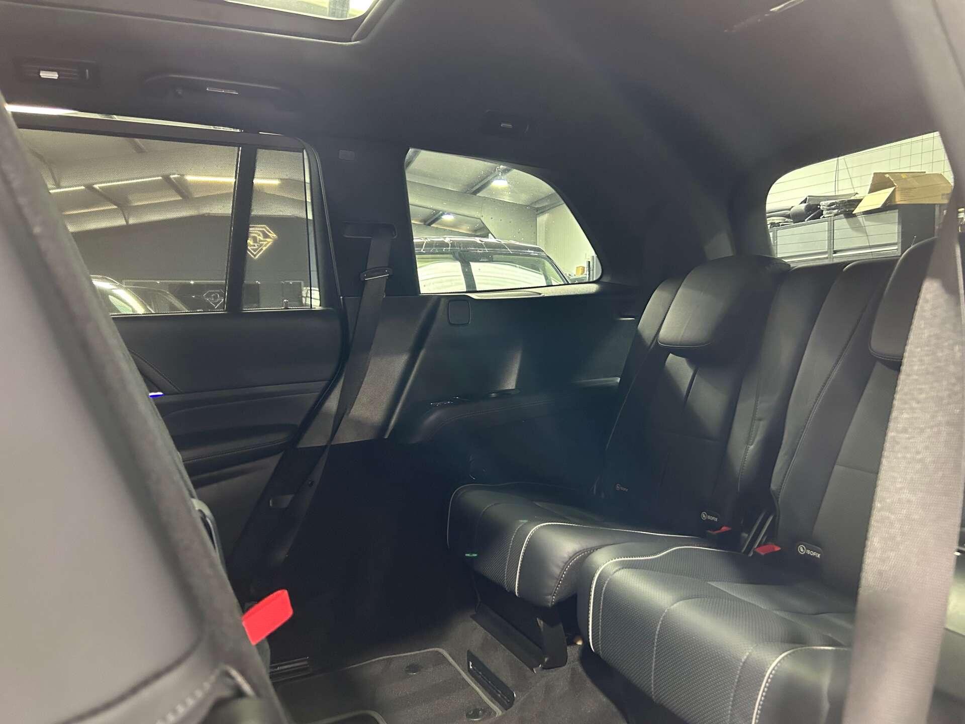 Mercedes-Benz GLS view 31