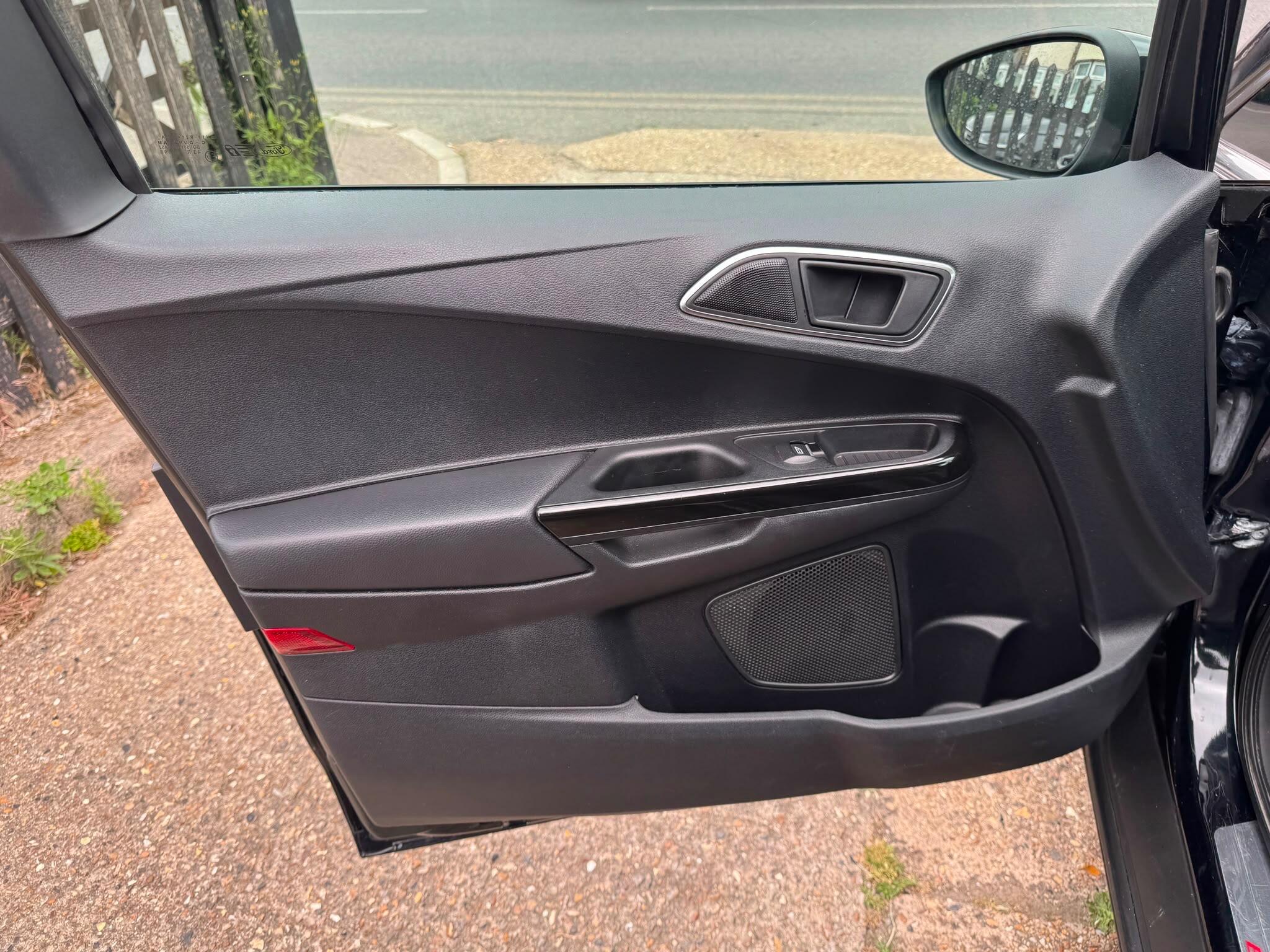 Ford B-Max view 23