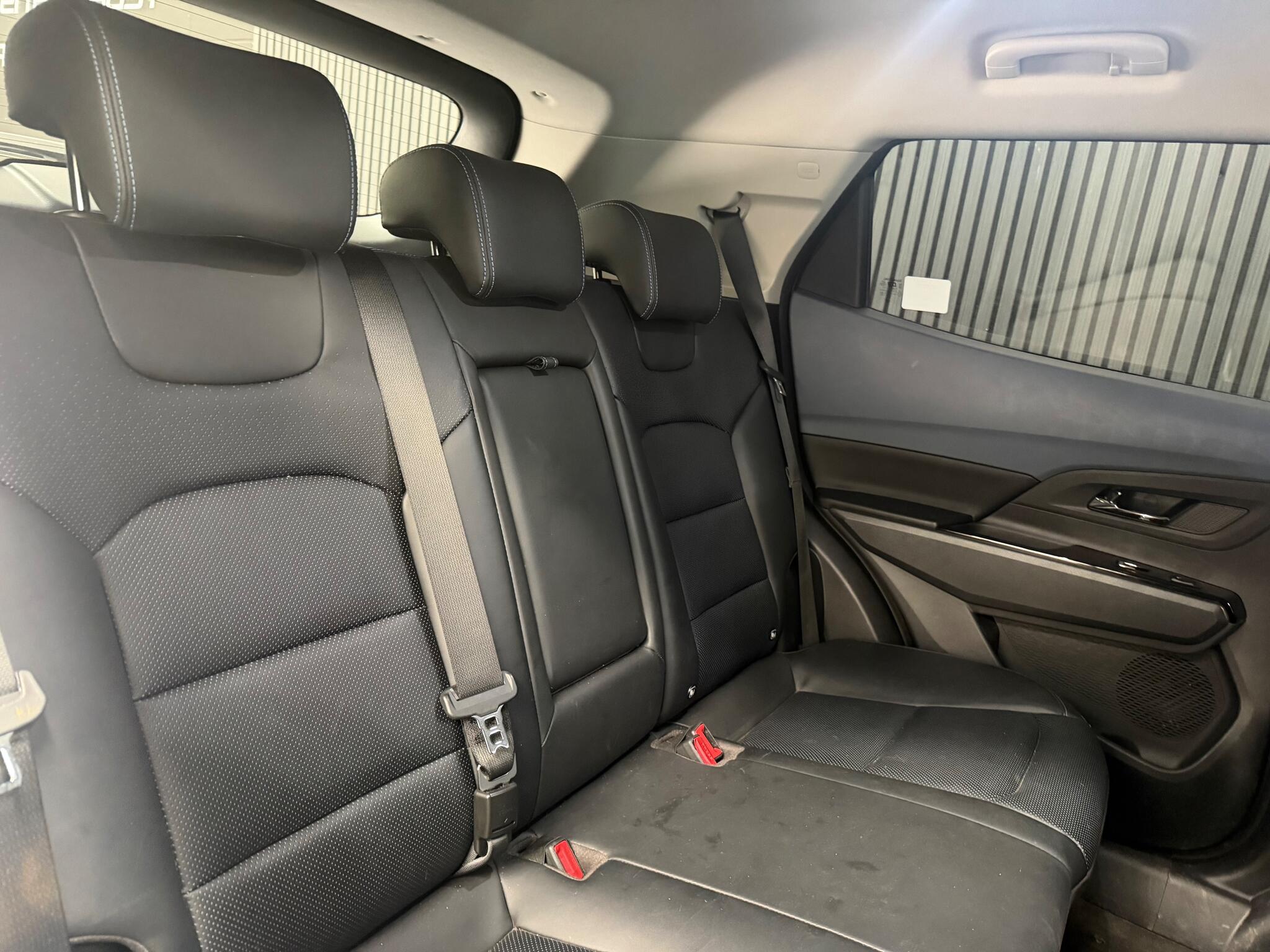 KGM Korando E-Motion view 35