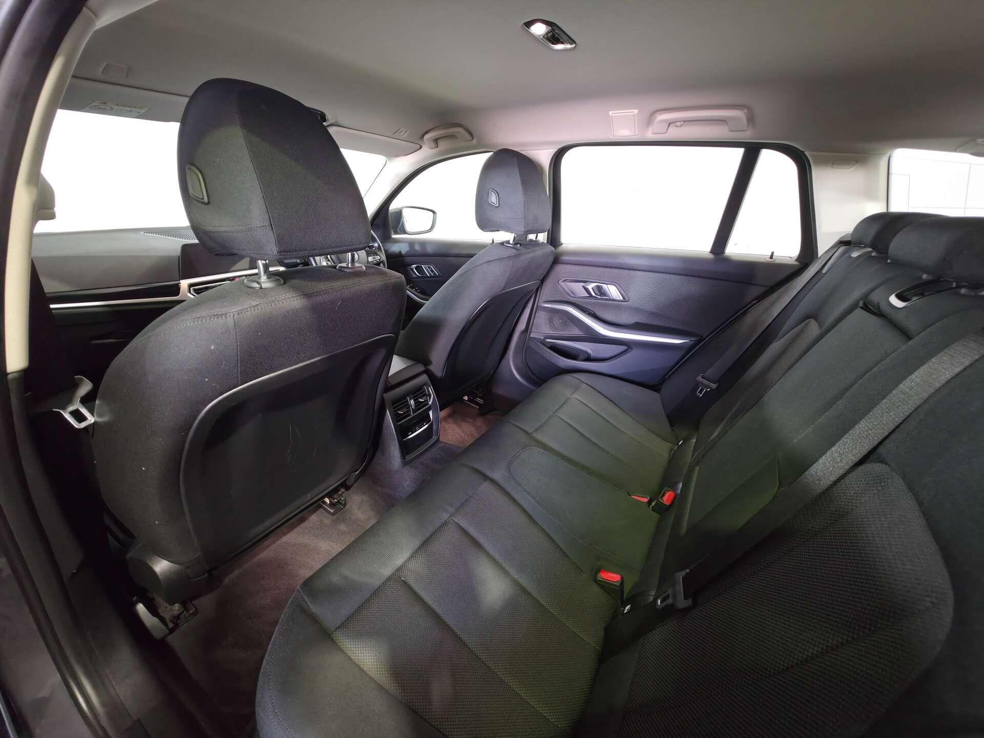 BMW 3 Series view 72