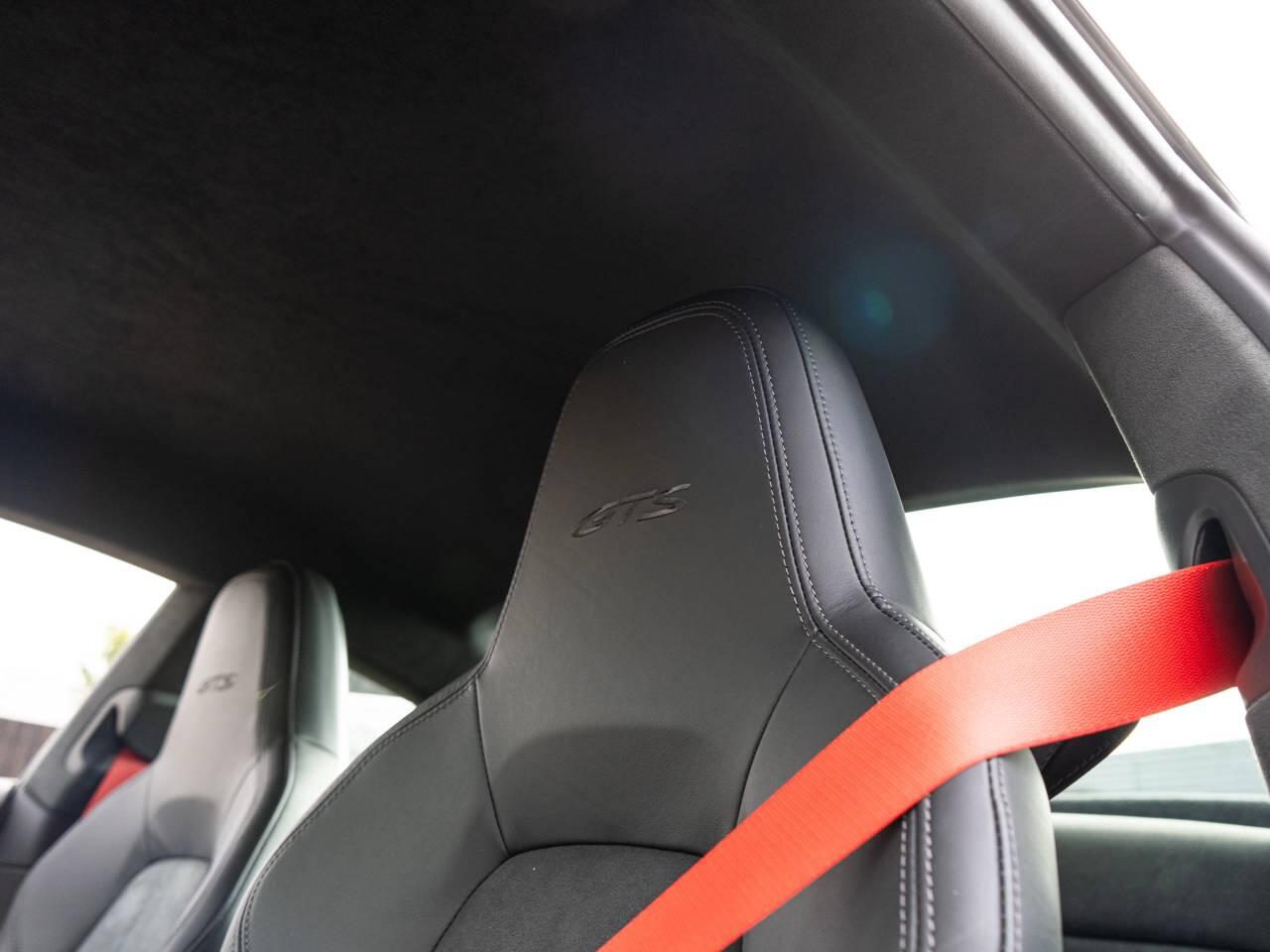 Porsche 911 view 49