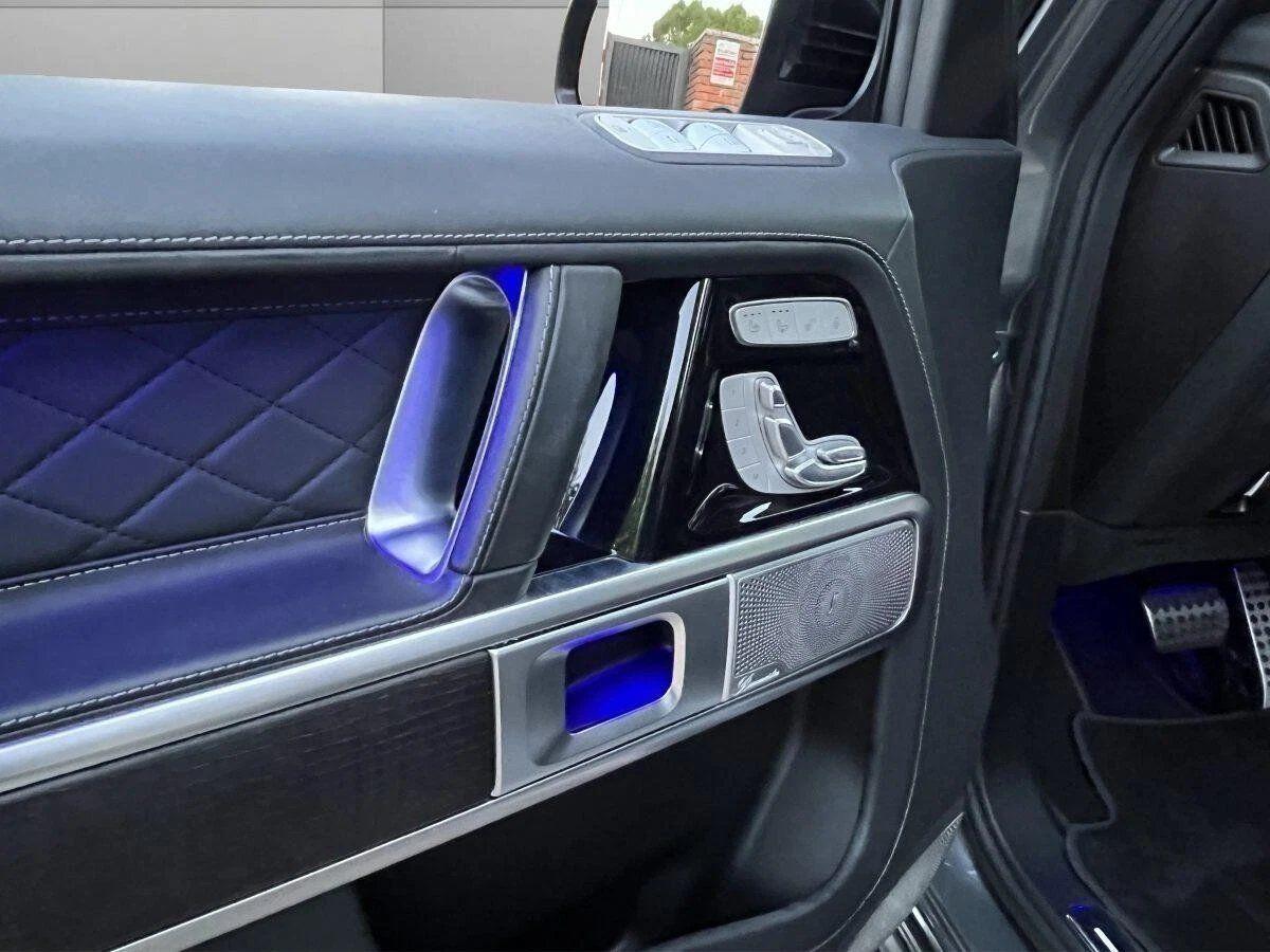 Mercedes-Benz G-Class view 19