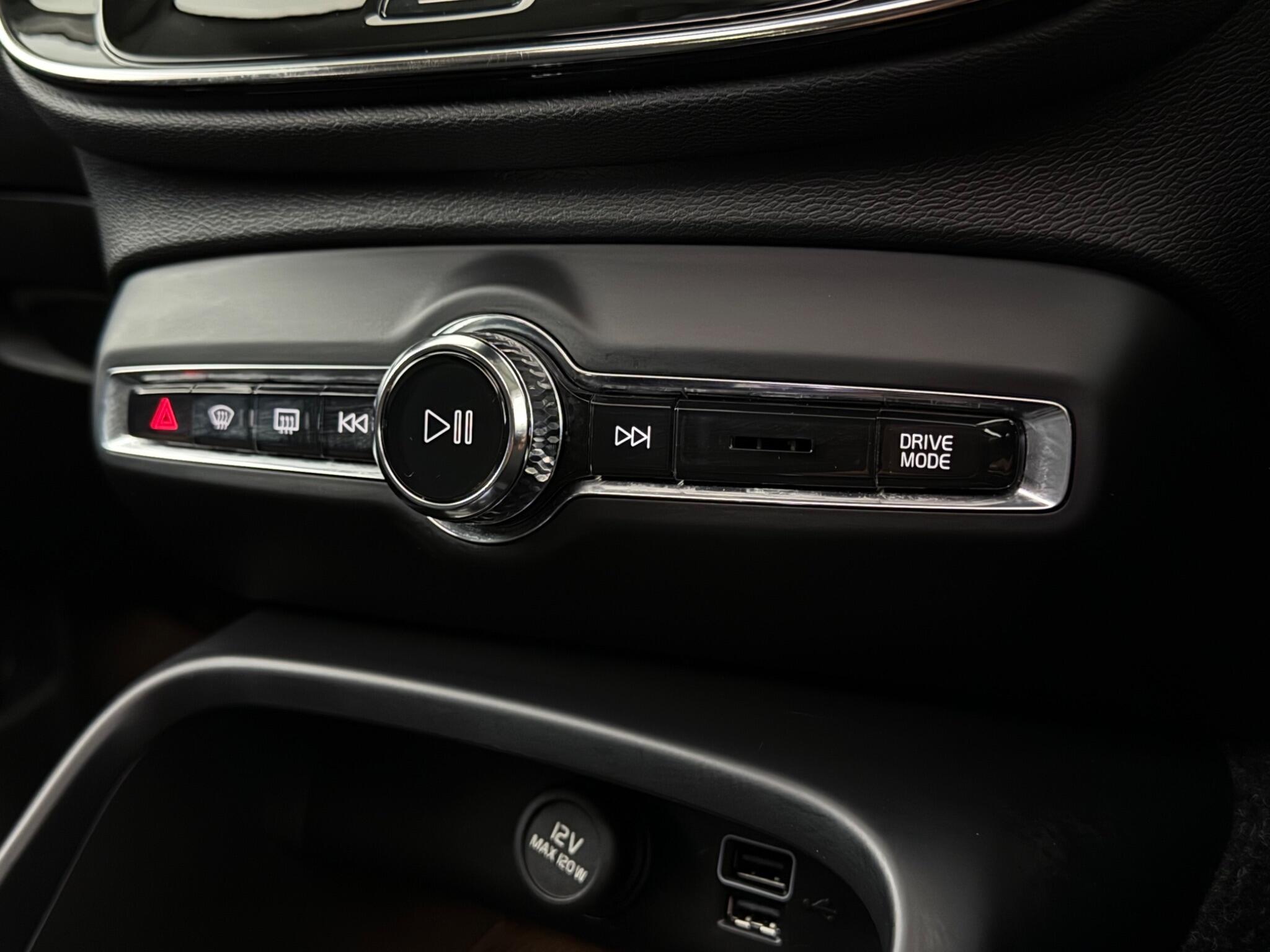 Volvo XC40 view 23