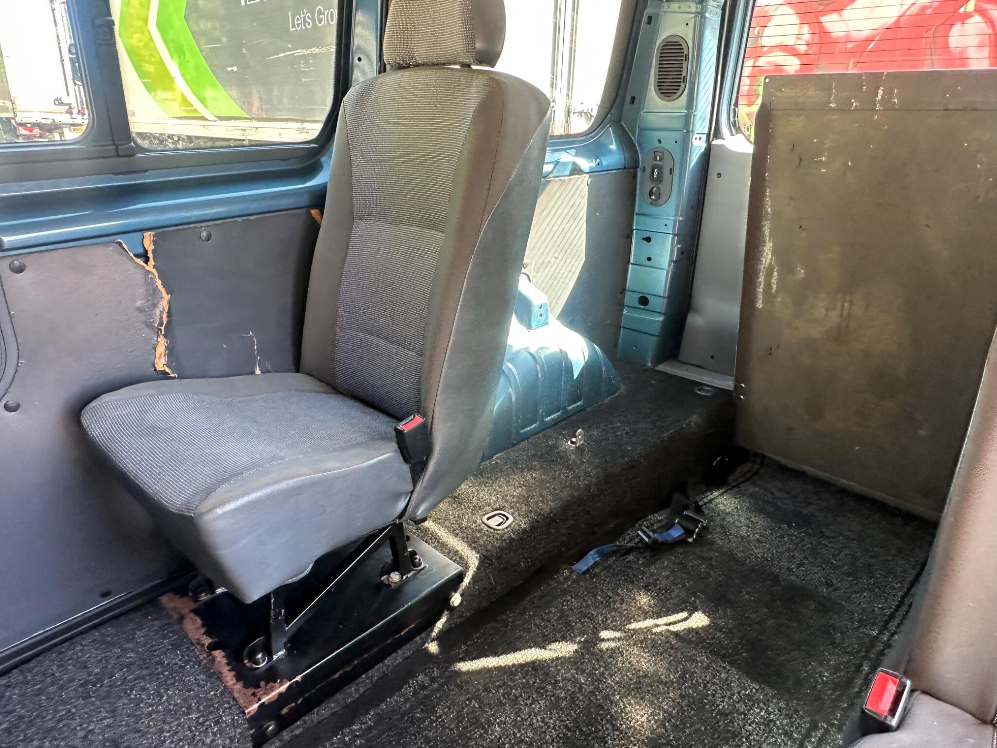 Peugeot Expert Tepee view 14
