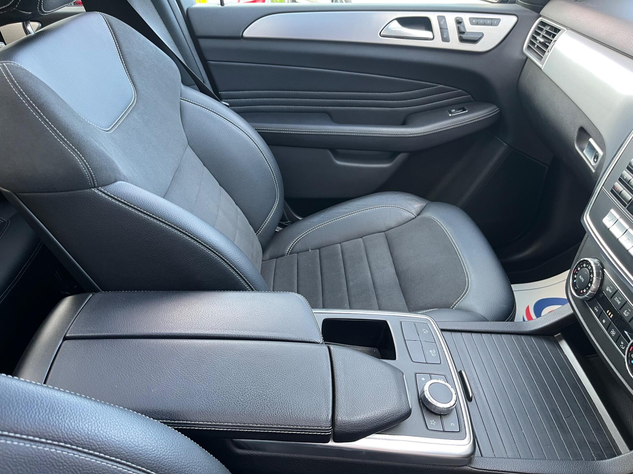 Mercedes-Benz M-Class view 36