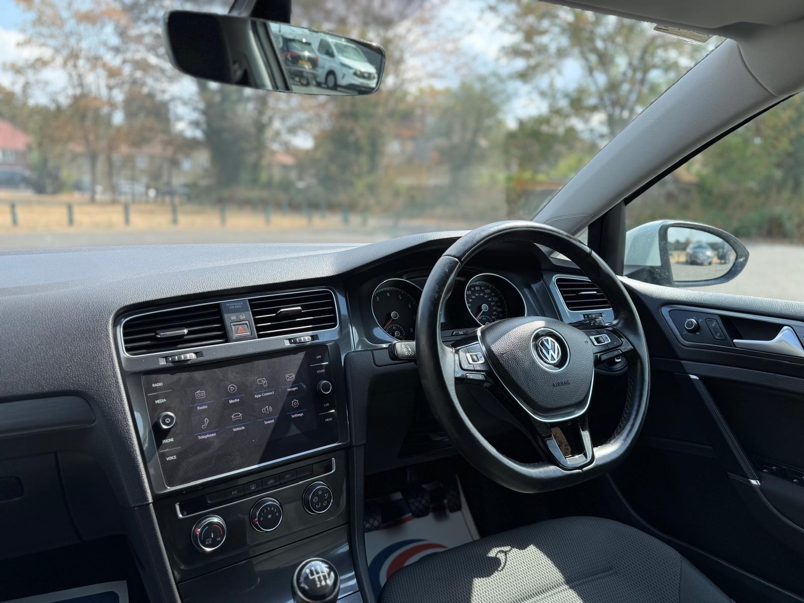 Volkswagen Golf view 23