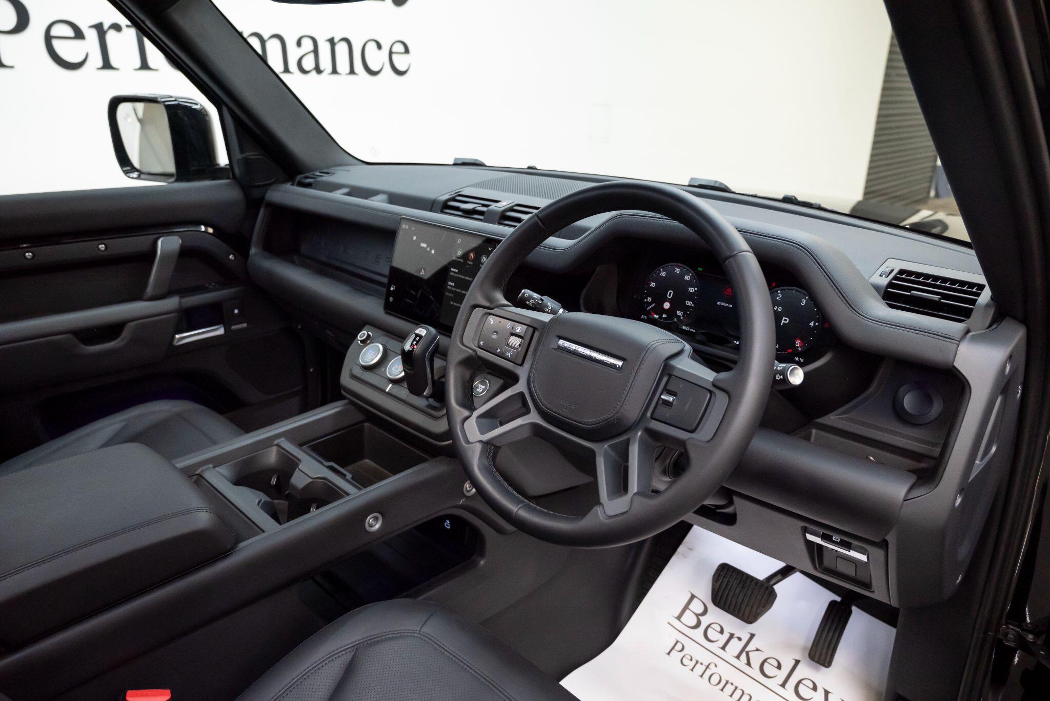Land Rover Defender view 4