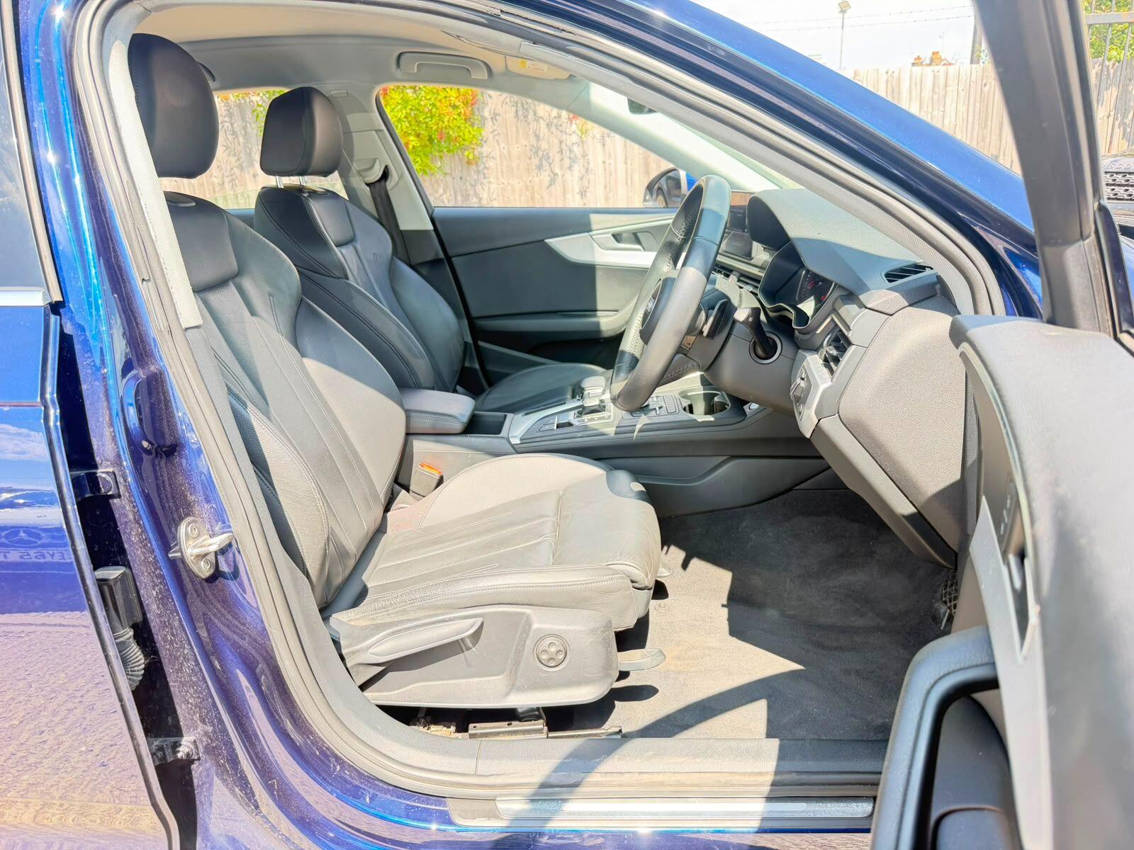 Audi A4 view 16