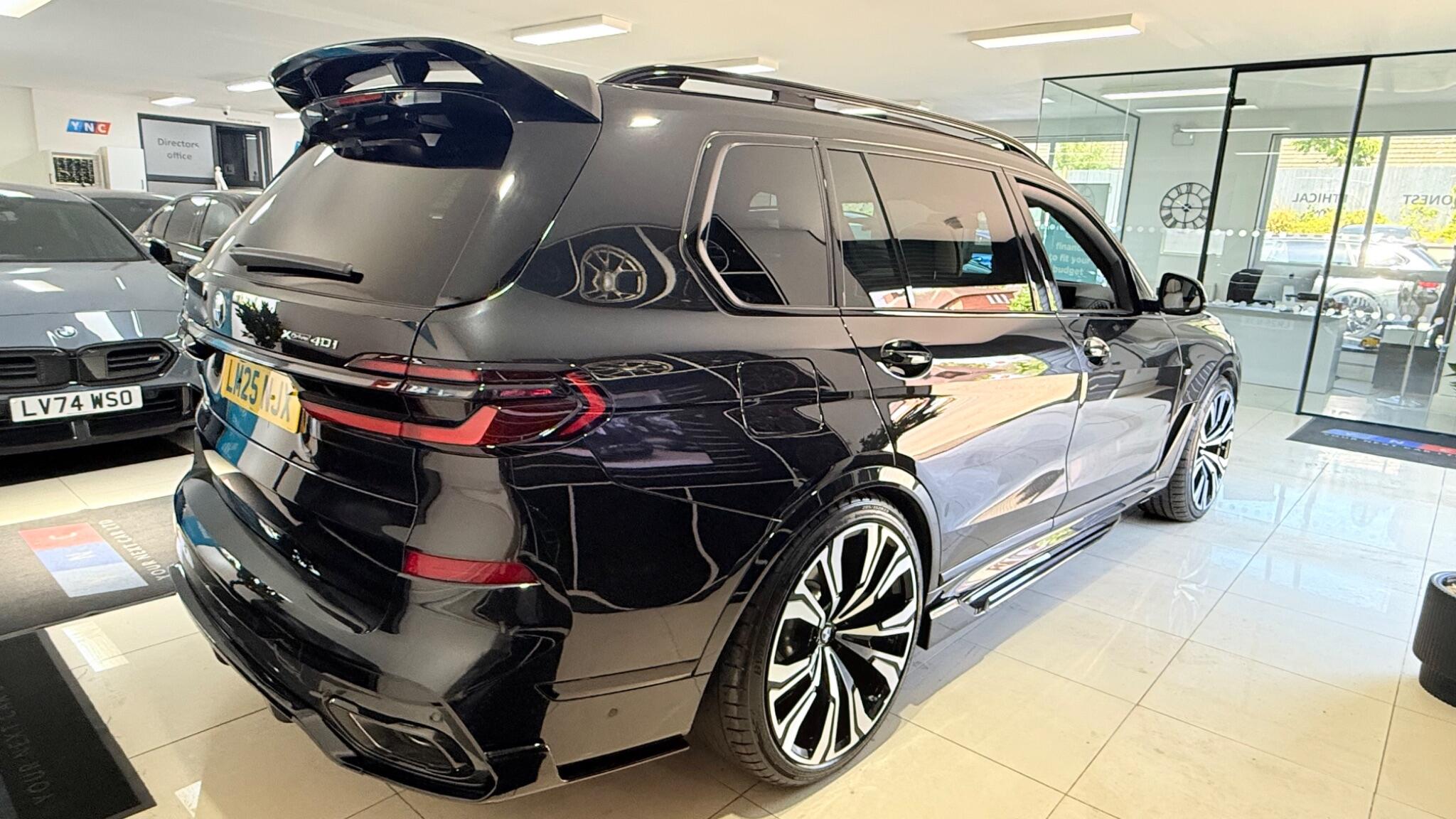 BMW X7 view 66