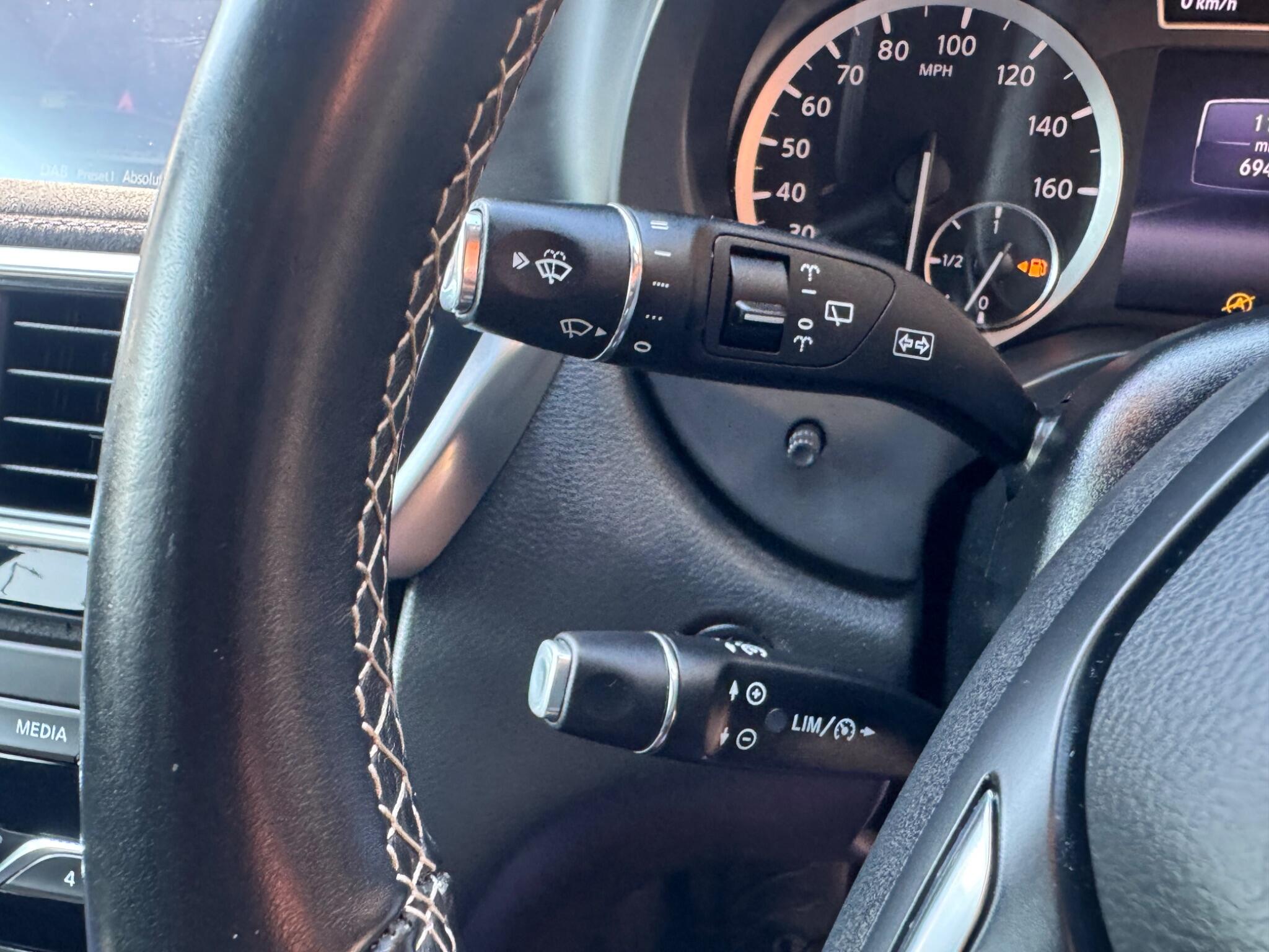Infiniti Q30 view 20
