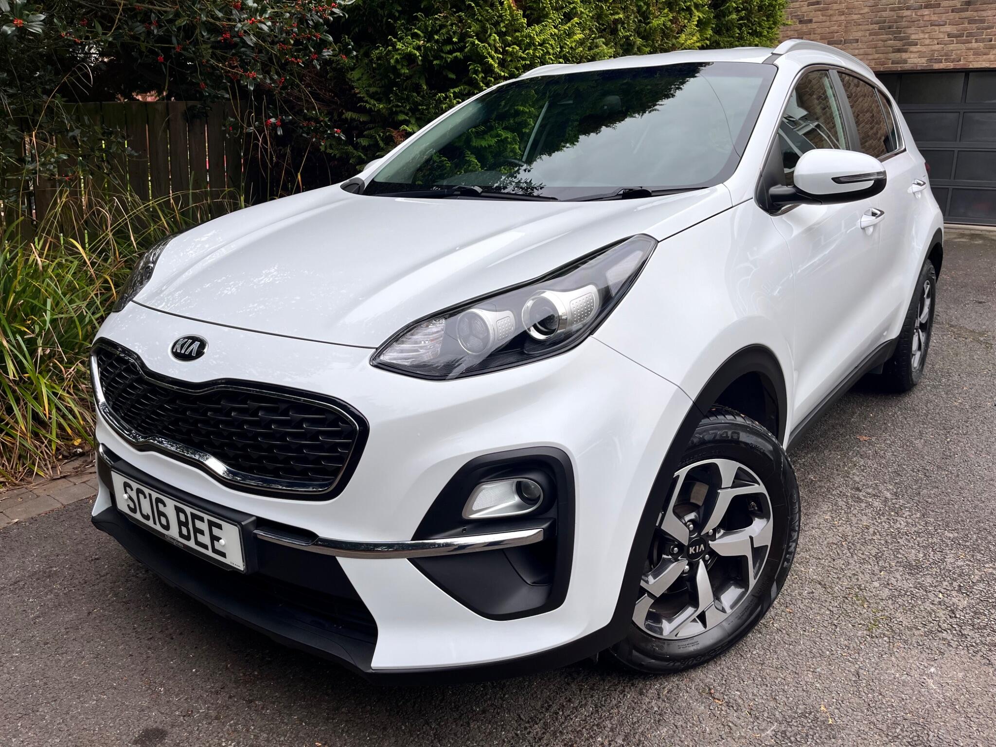 2021 Kia Sportage in White for sale
