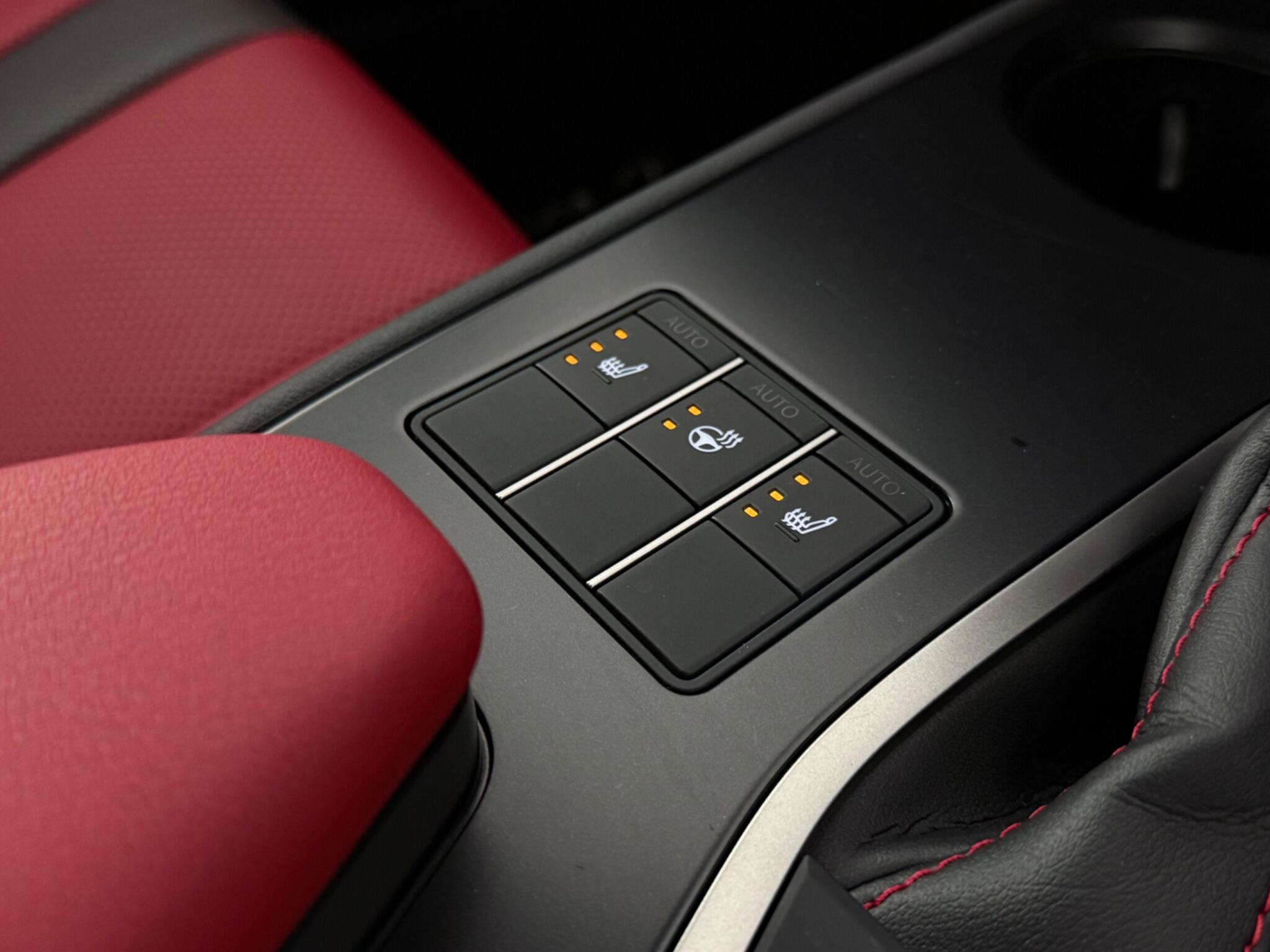 Lexus Ux view 28