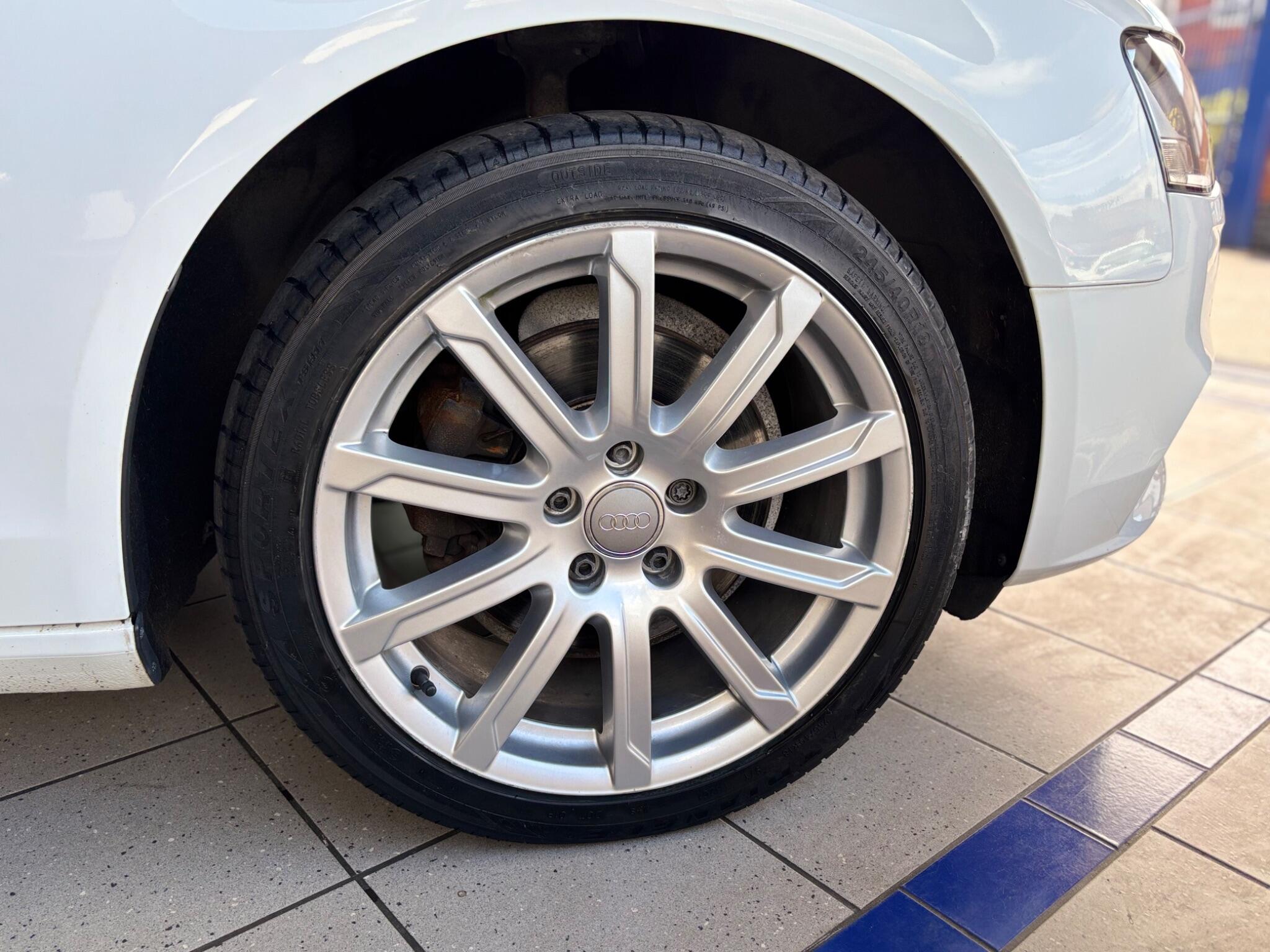 Audi A4 view 17