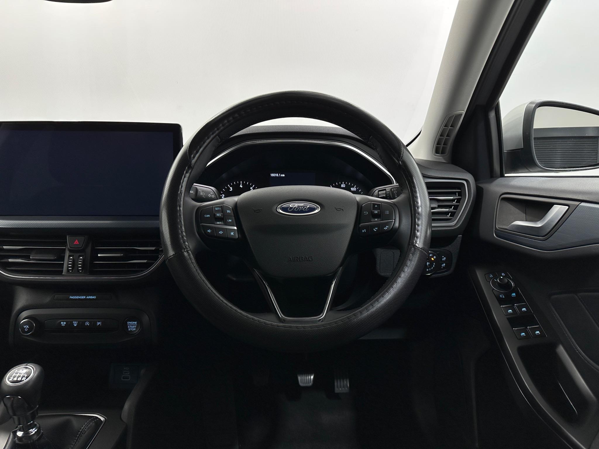 Ford Focus view 13