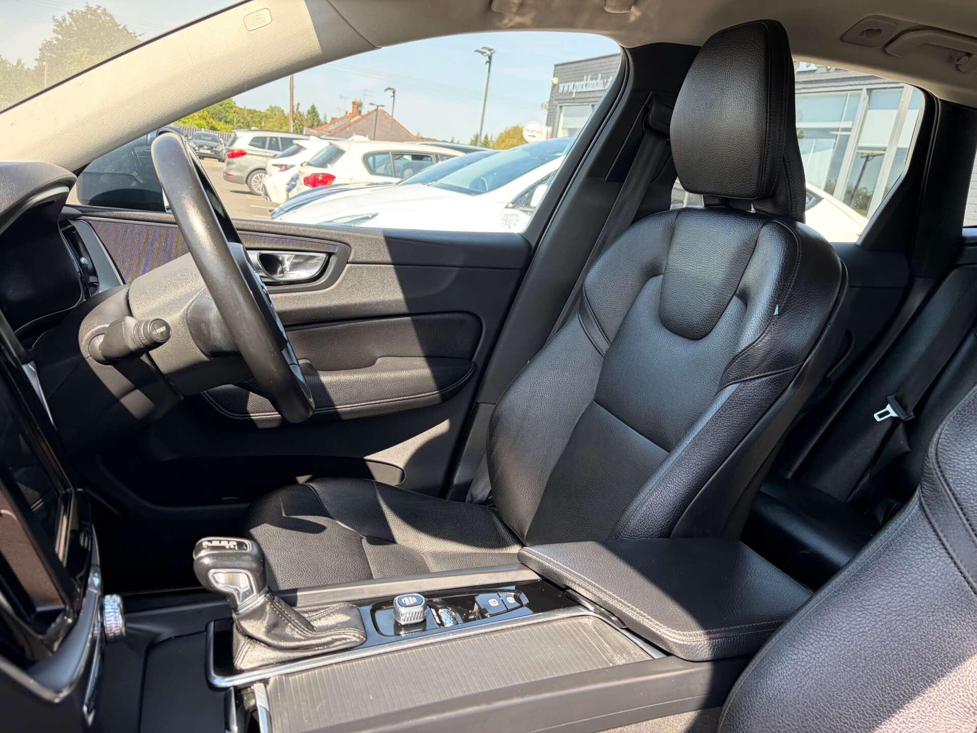 Volvo XC60 view 18