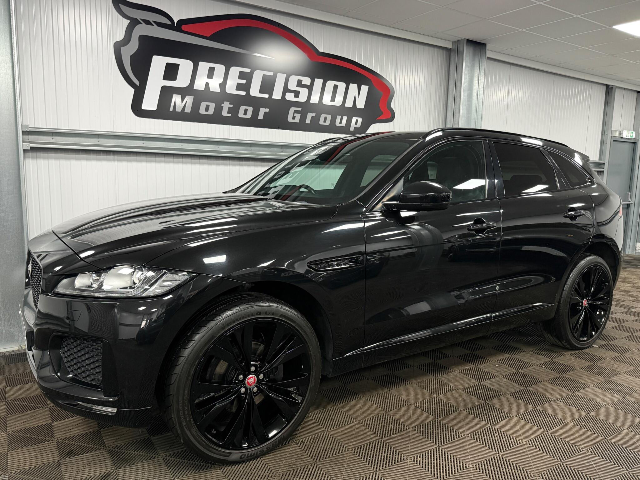 Jaguar F-Pace view 7