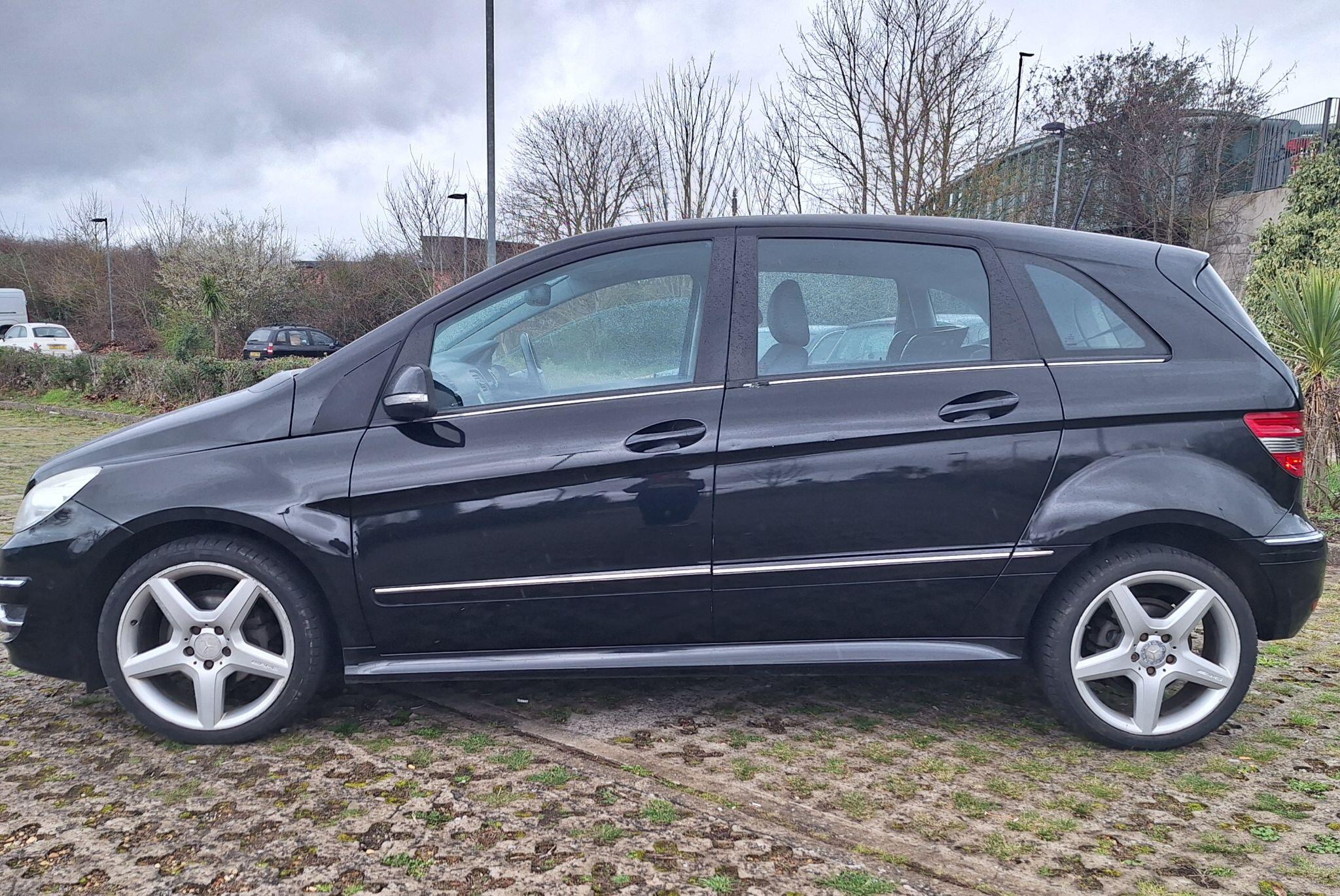 Mercedes-Benz B-Class view 38