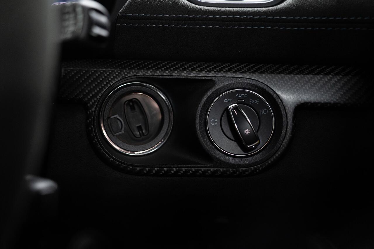Porsche Cayman view 26