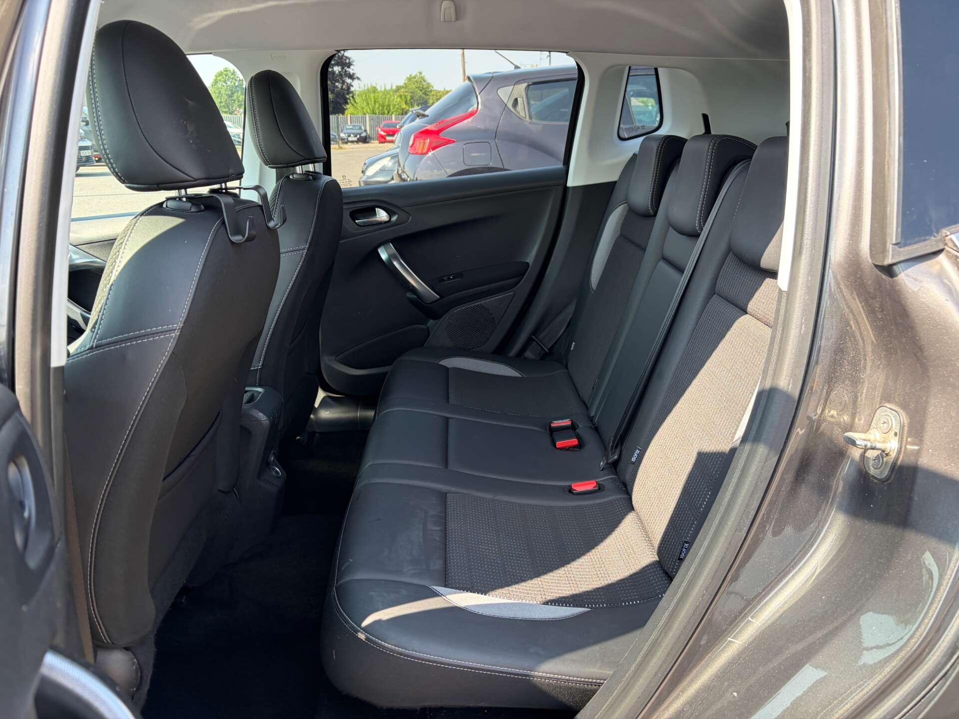 Peugeot 2008 view 20