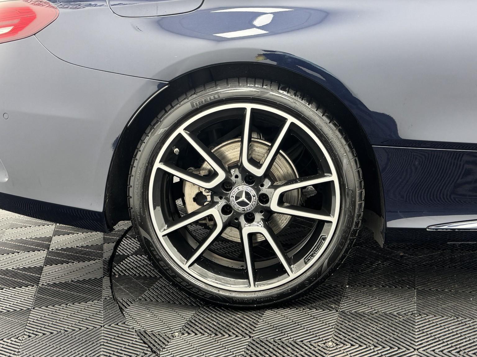 Mercedes-Benz C-Class view 40