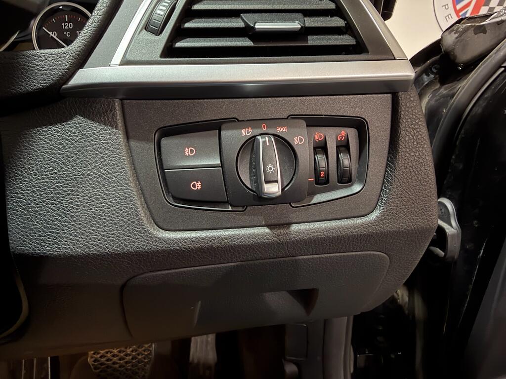 BMW 3 Series view 35