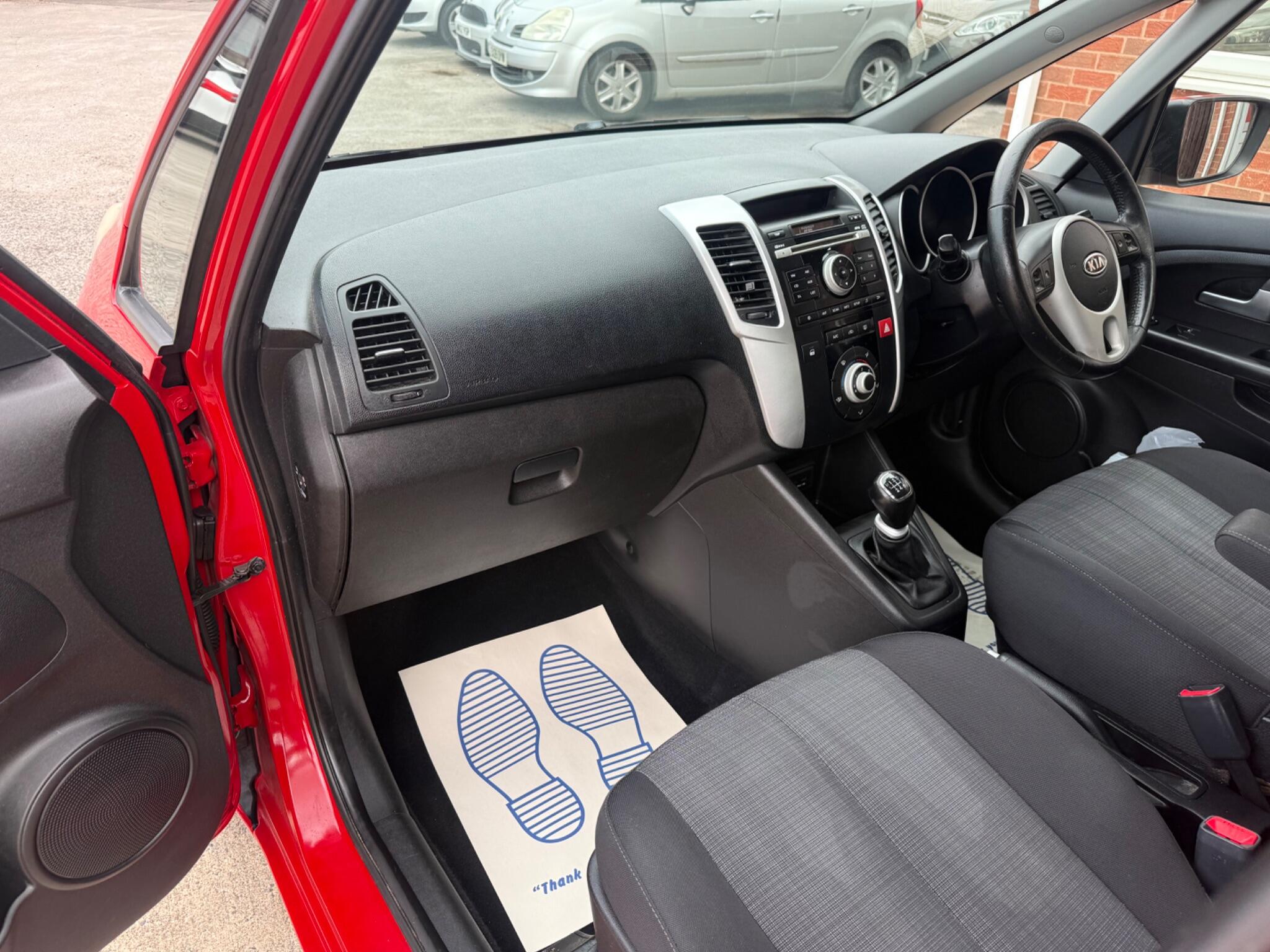 Kia Venga view 19