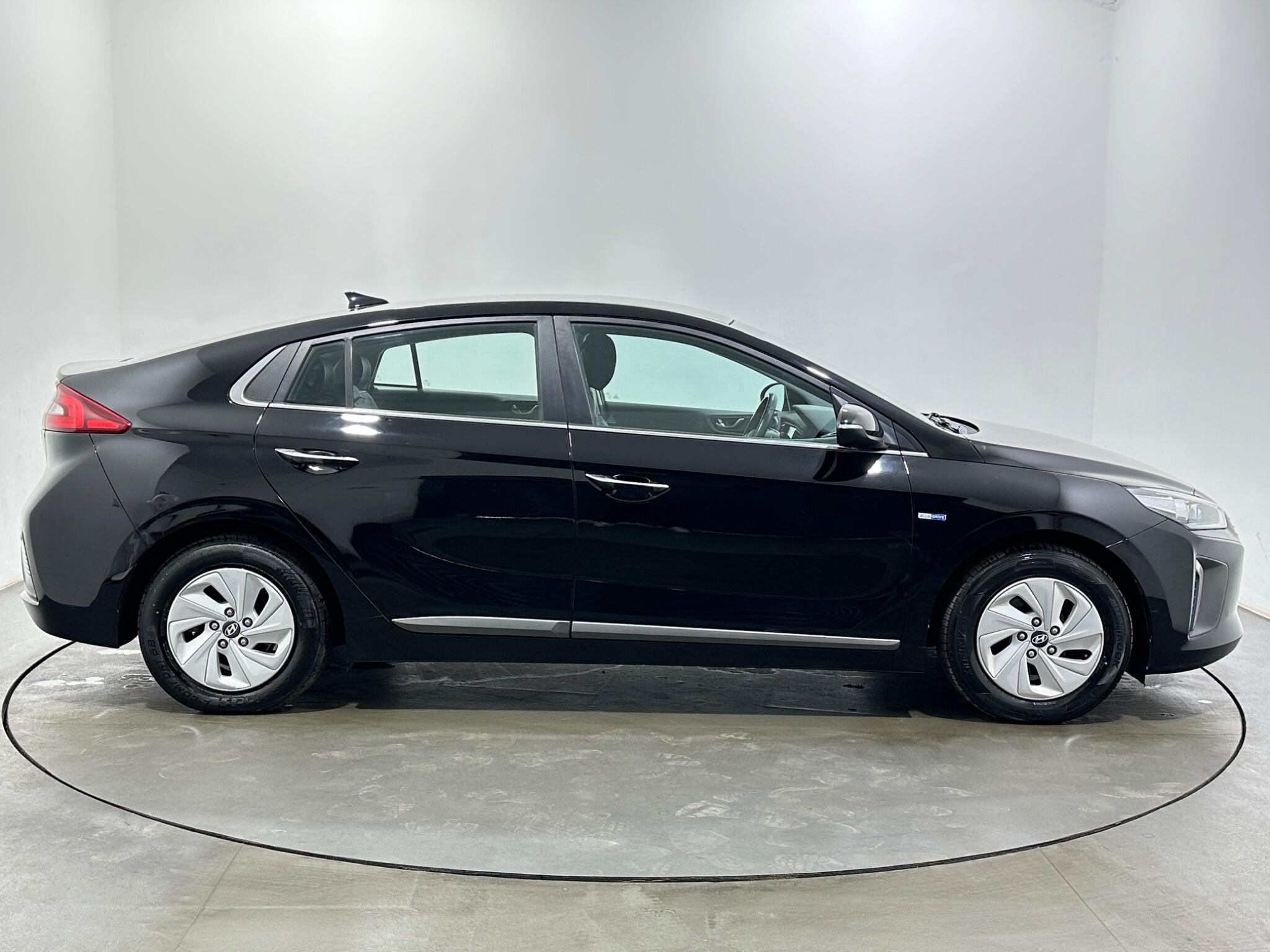 Hyundai IONIQ view 9
