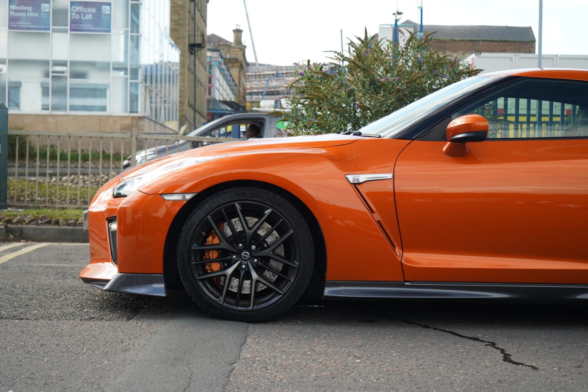 Nissan GT-R view 11