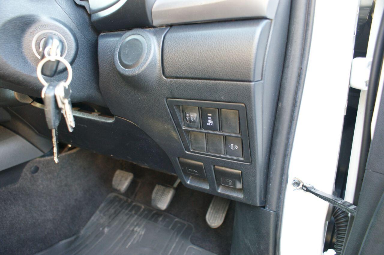 Toyota Hilux view 38