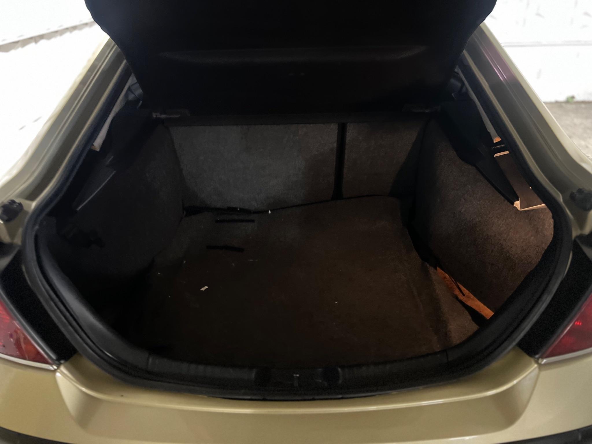 Ford Mondeo view 16