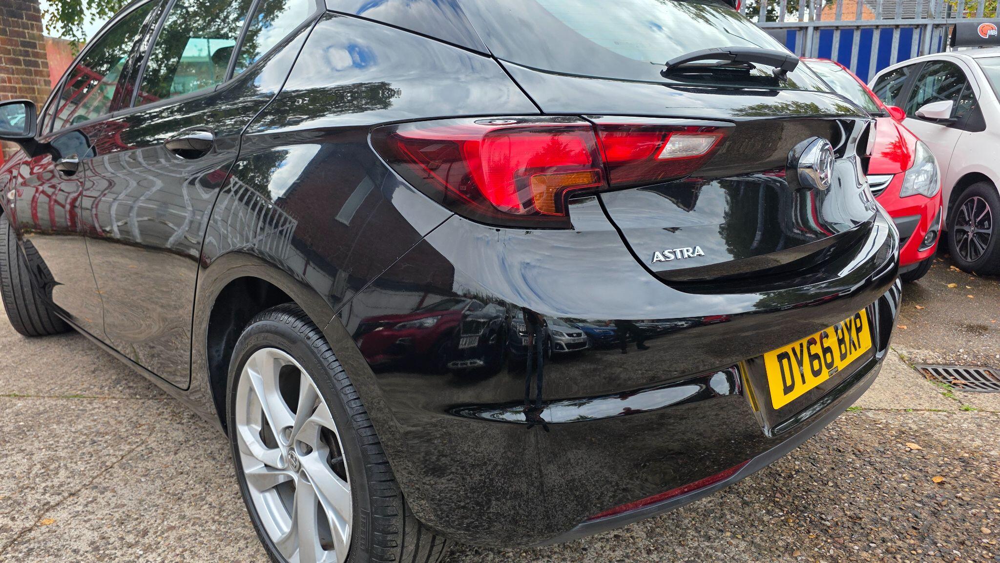 Vauxhall Astra view 11