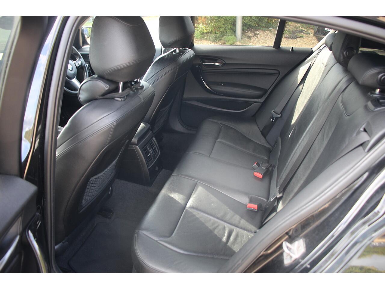 BMW 1 Series view 15