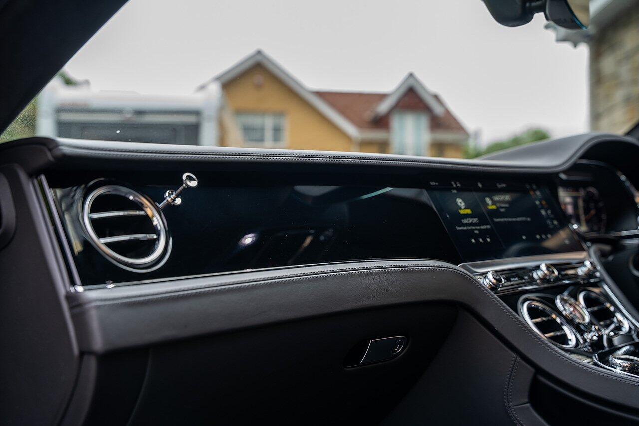 Bentley Continental view 65