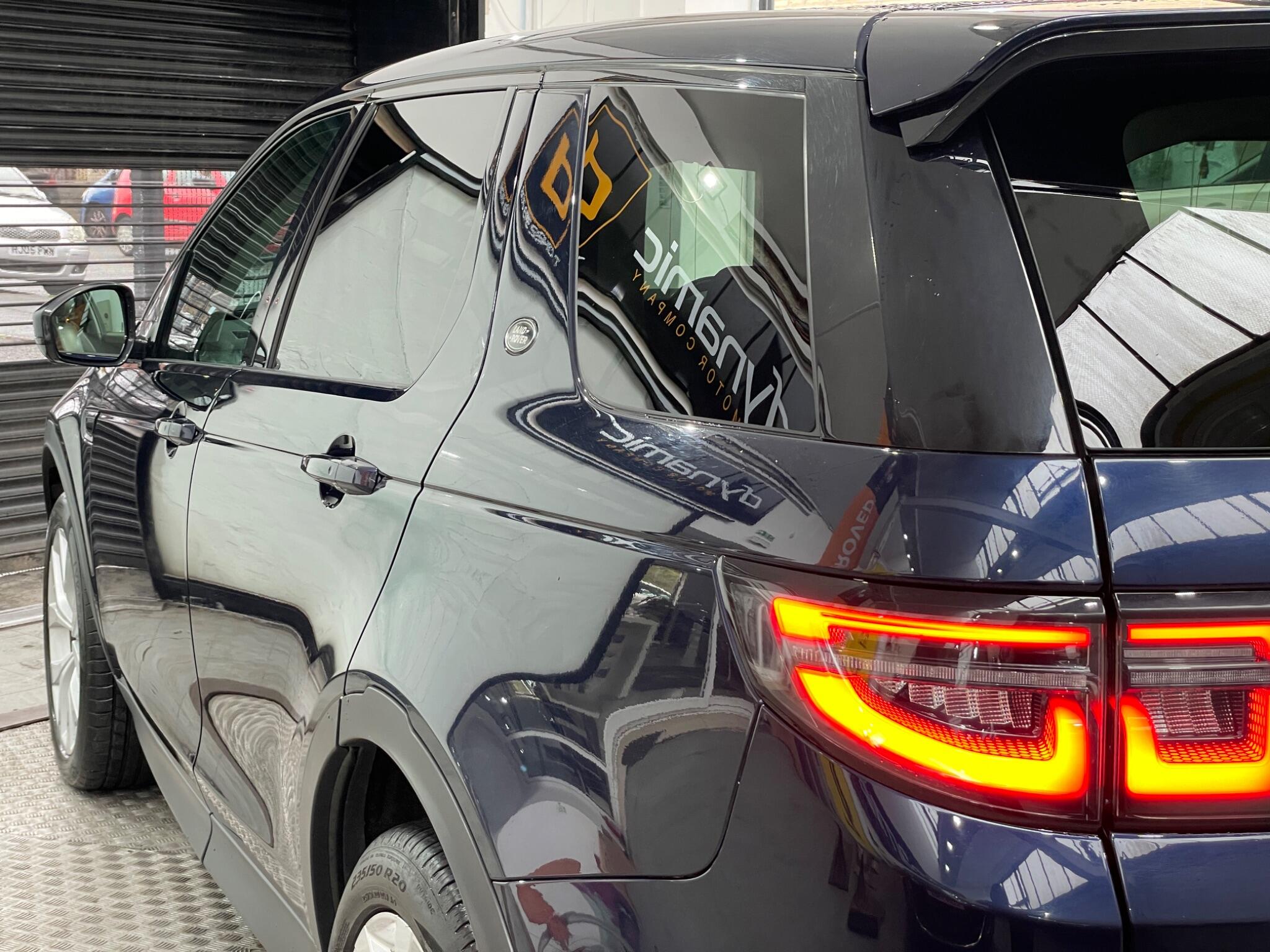 Land Rover Discovery Sport view 15