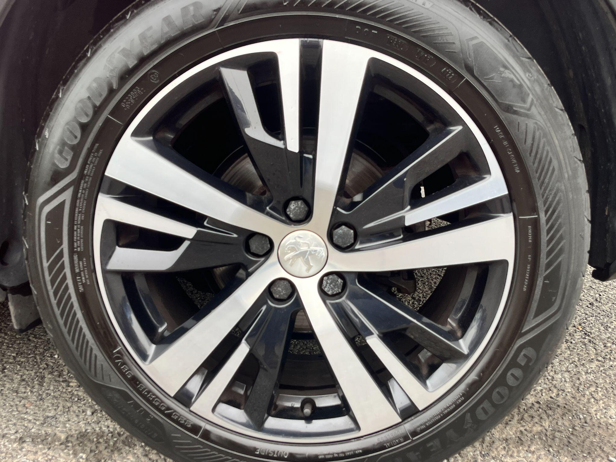 Peugeot 3008 view 13