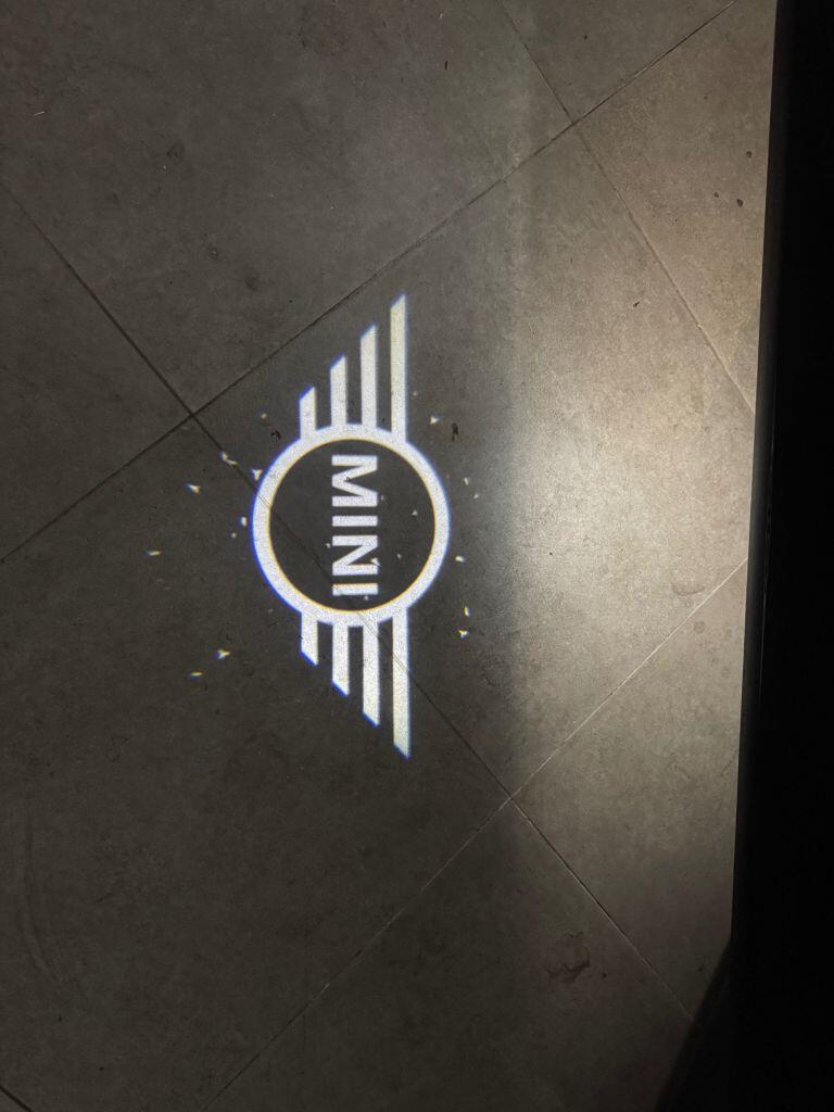 Mini Electric Hatch view 58