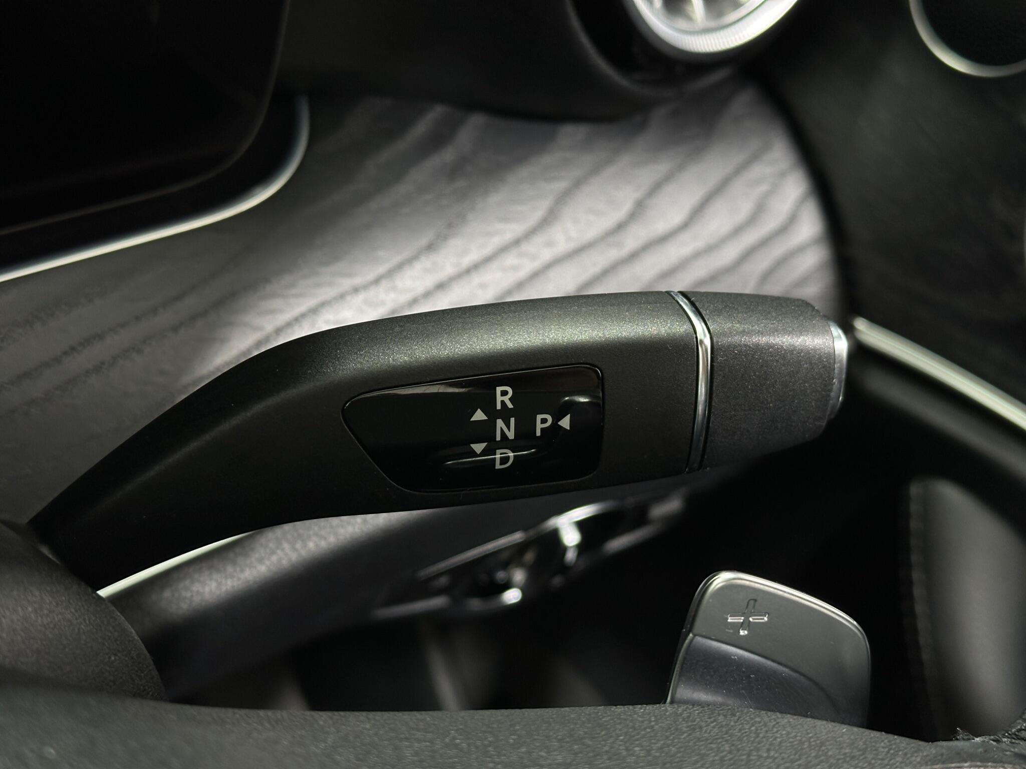 Mercedes-Benz E-Class view 17