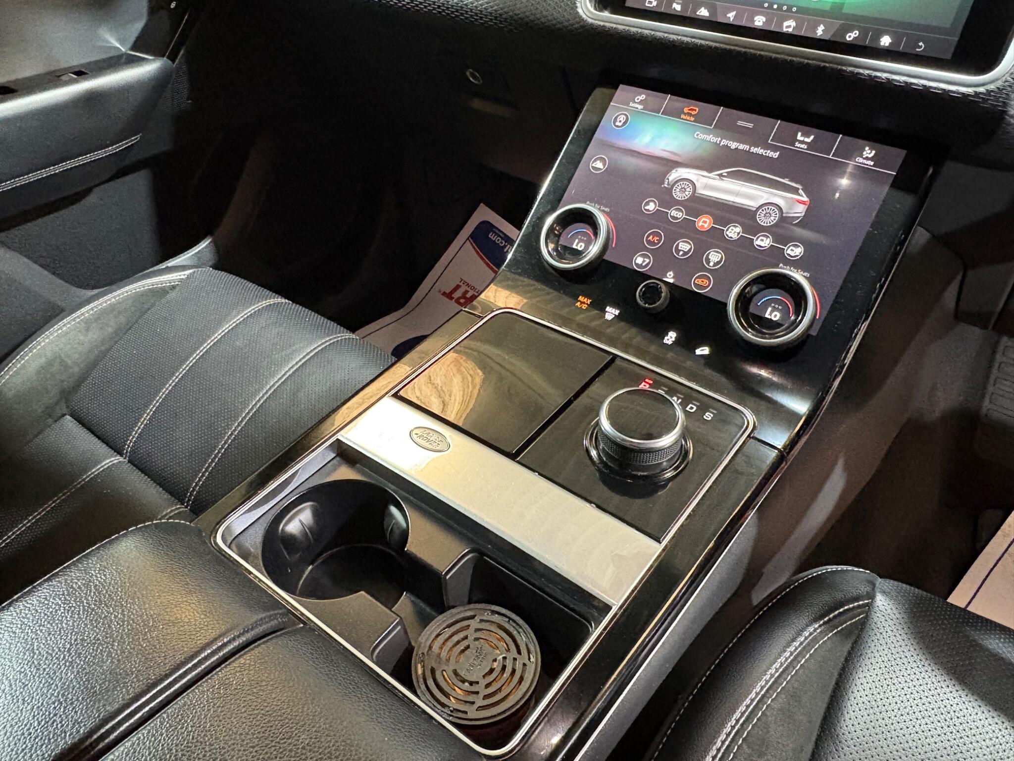 Land Rover Range Rover Velar view 7